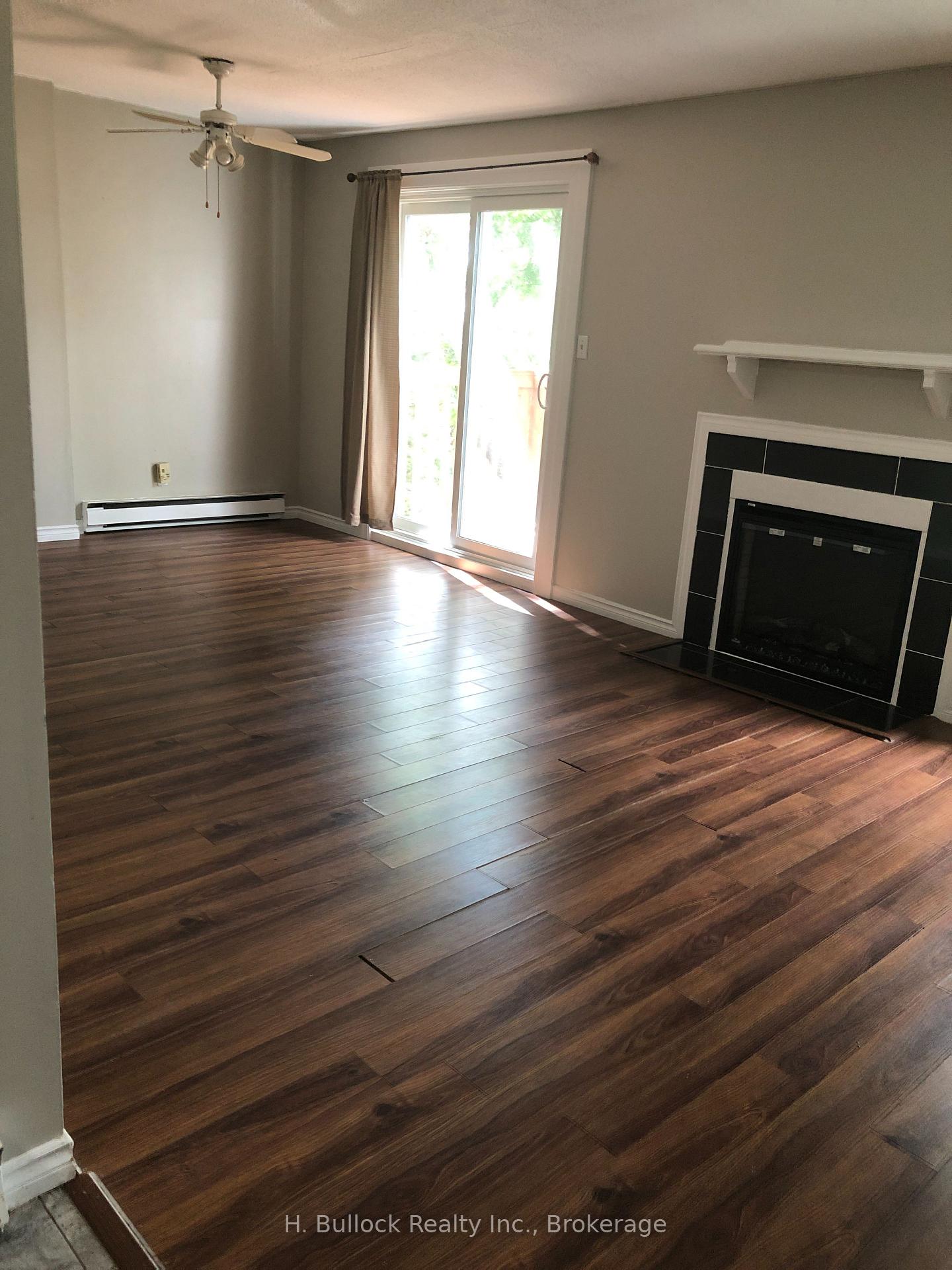 Front of Unit 6, 120 Fenerty Court