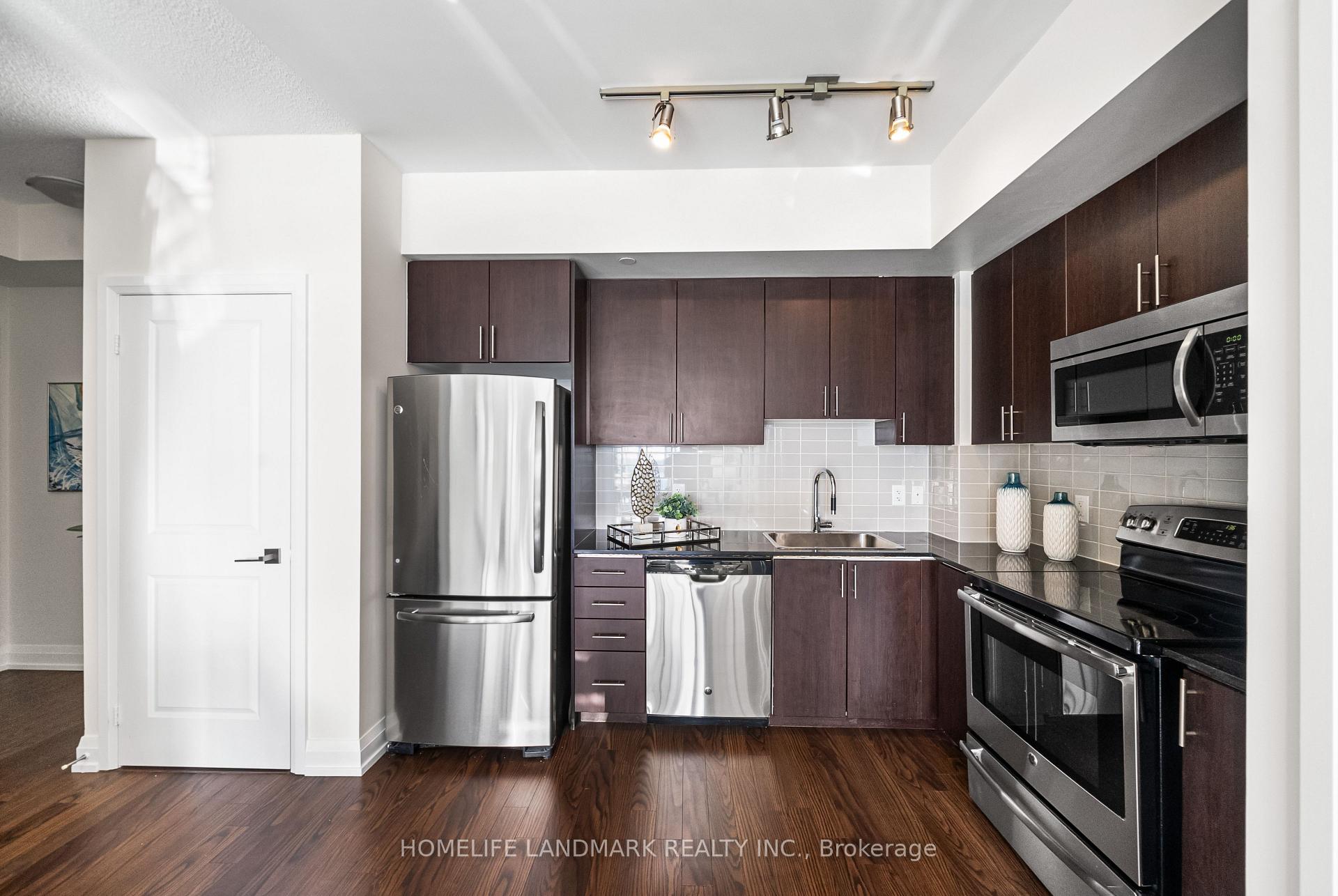Photo 7 of Unit 1215, 7171 Yonge Street, Markham, Thornhill — HOMEH