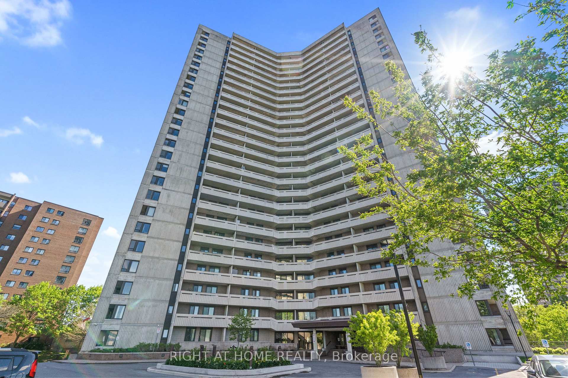 Photo 1 of Unit 1102, 1171 Ambleside Drive, Ottawa, Woodroffe — HOMEH