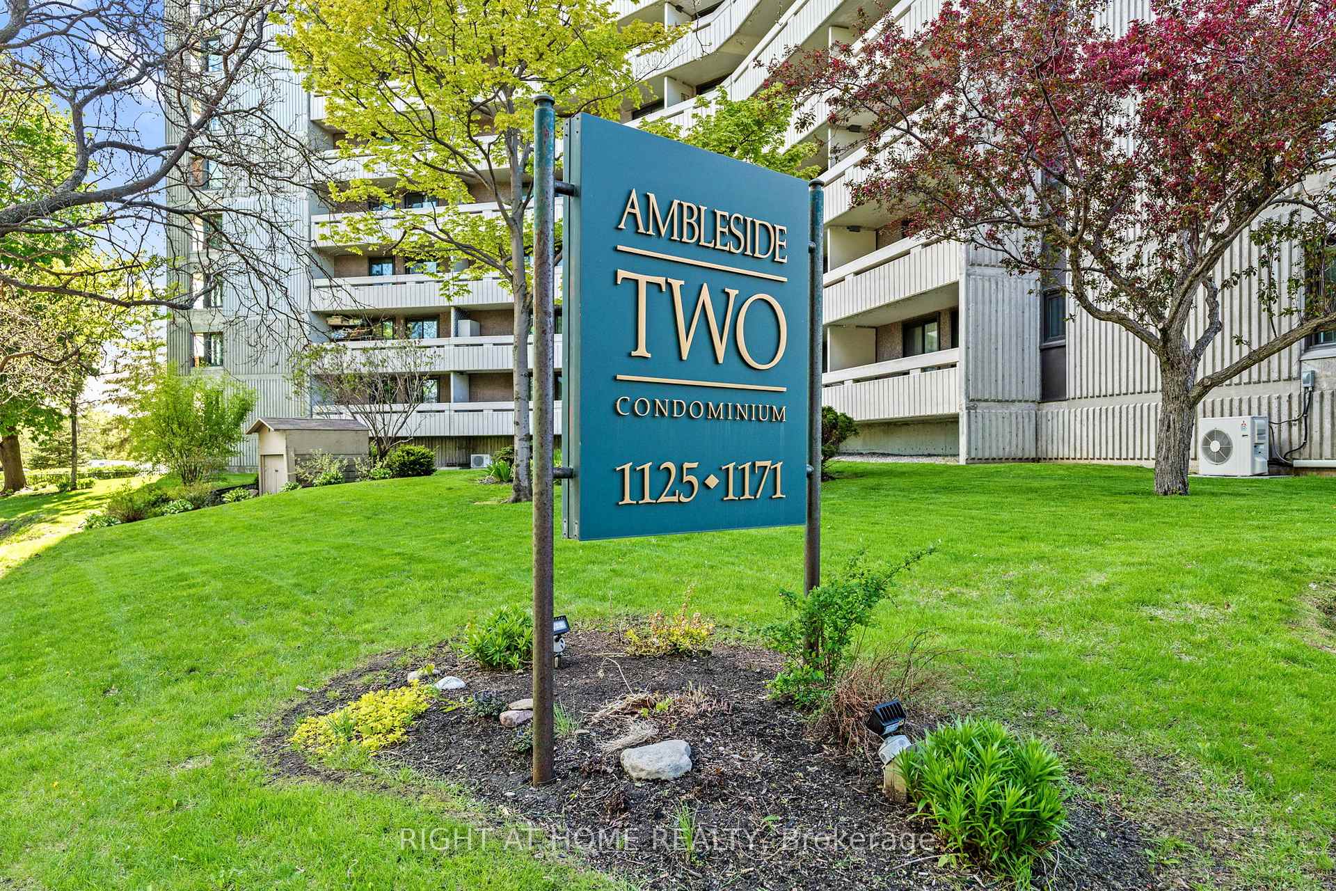 Photo 2 of Unit 1102, 1171 Ambleside Drive, Ottawa, Woodroffe — HOMEH