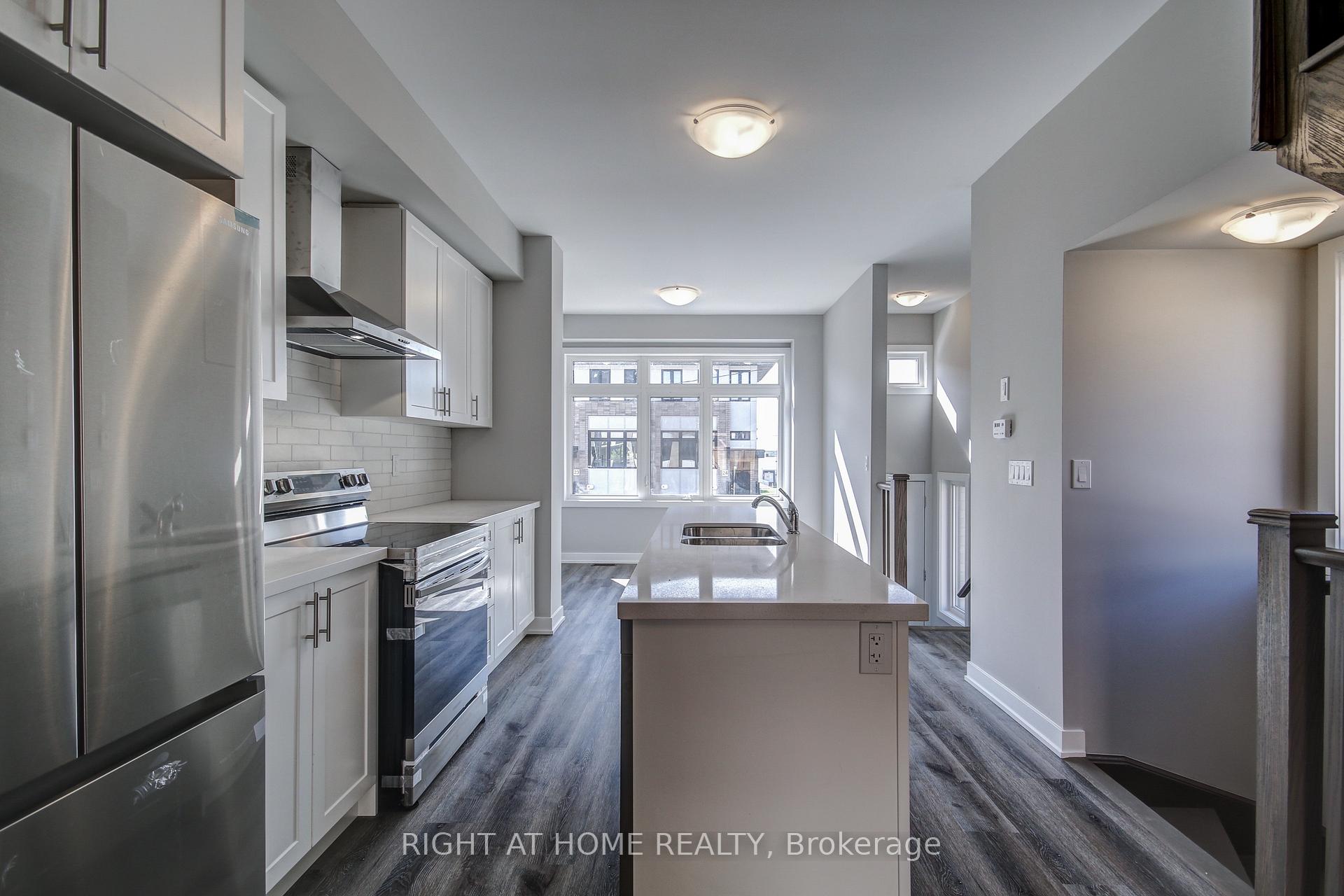 Photo 3 of Unit 13, 527 Shaver Road, Hamilton, Ancaster — HOMEH