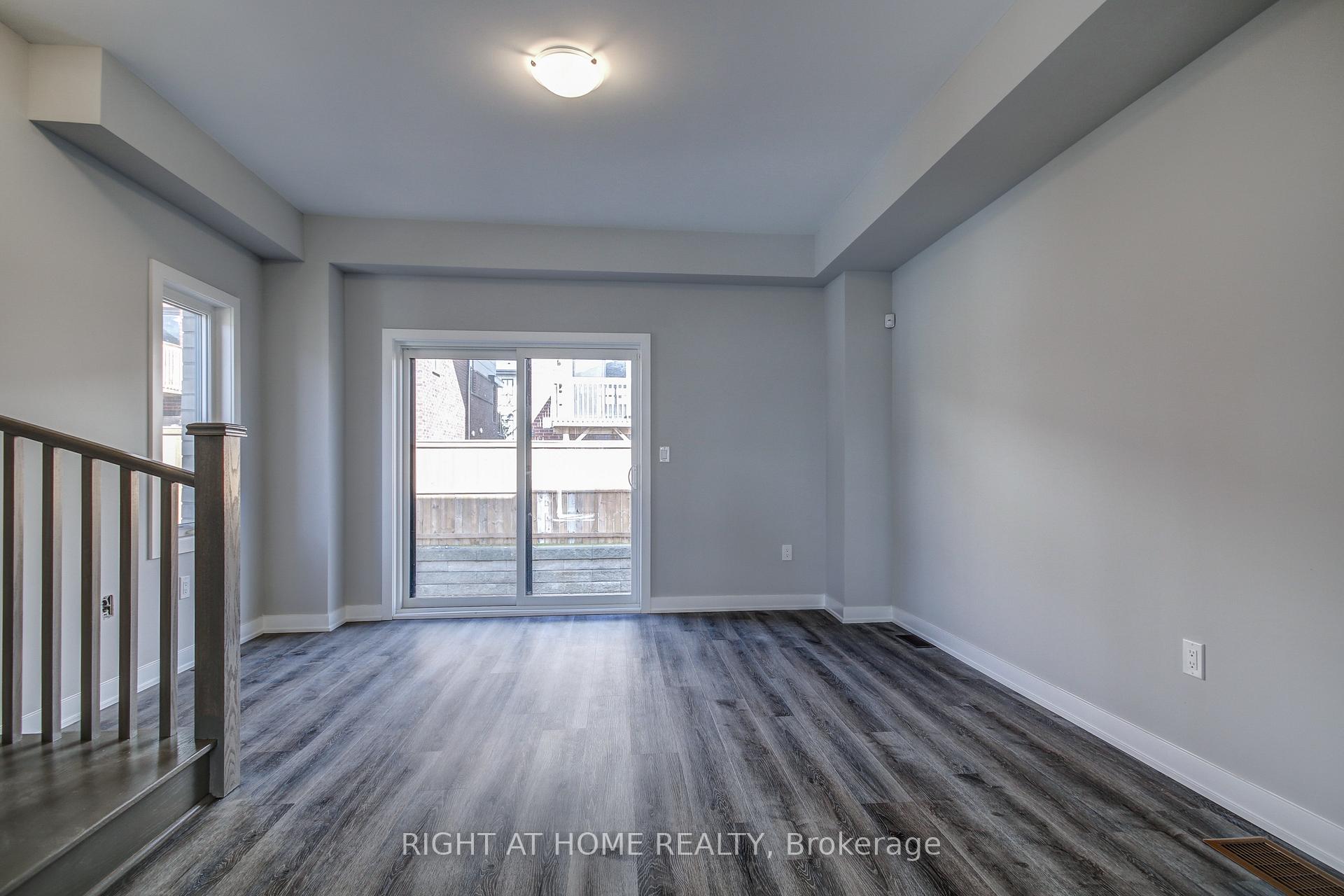 Photo 4 of Unit 13, 527 Shaver Road, Hamilton, Ancaster — HOMEH
