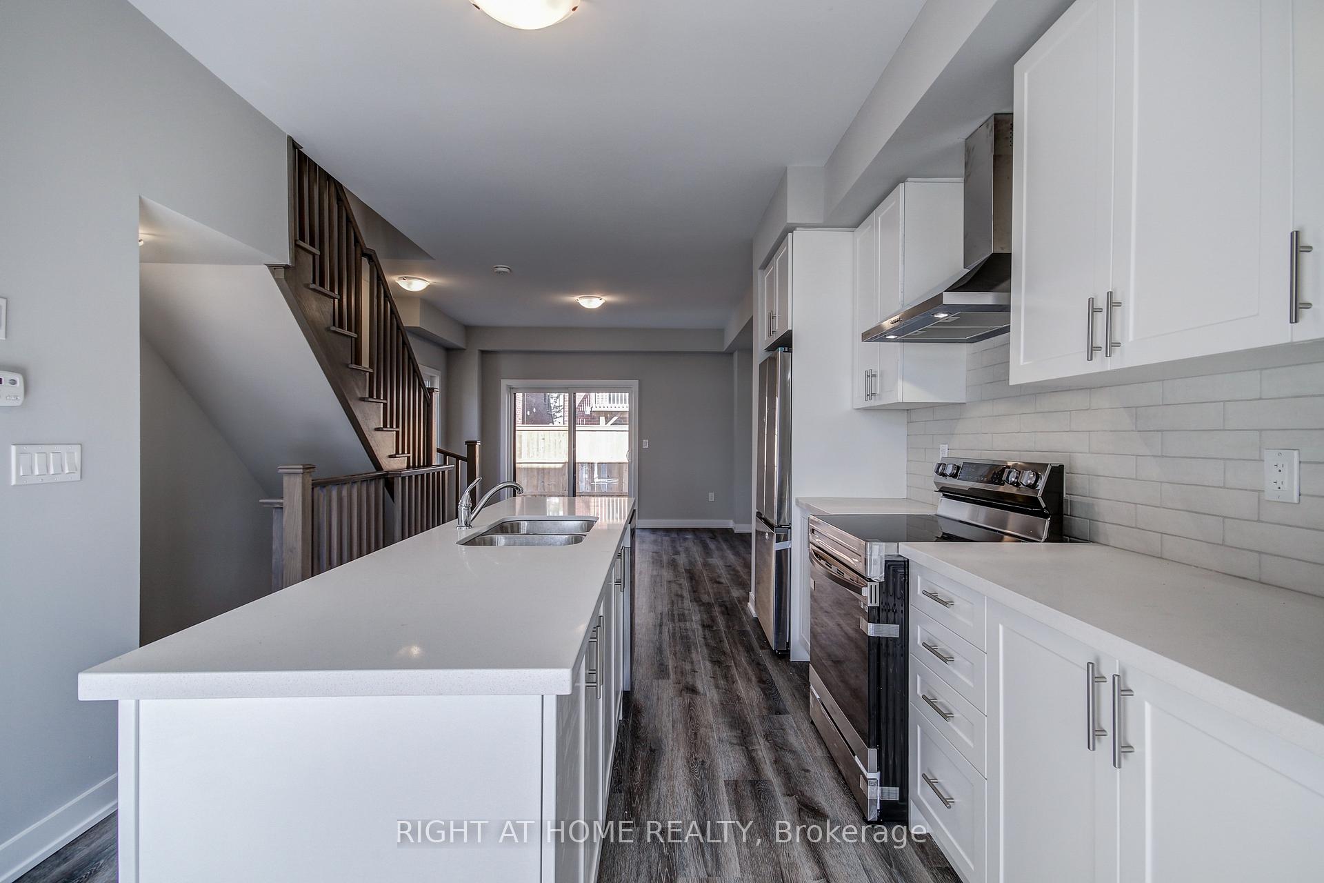Photo 8 of Unit 13, 527 Shaver Road, Hamilton, Ancaster — HOMEH