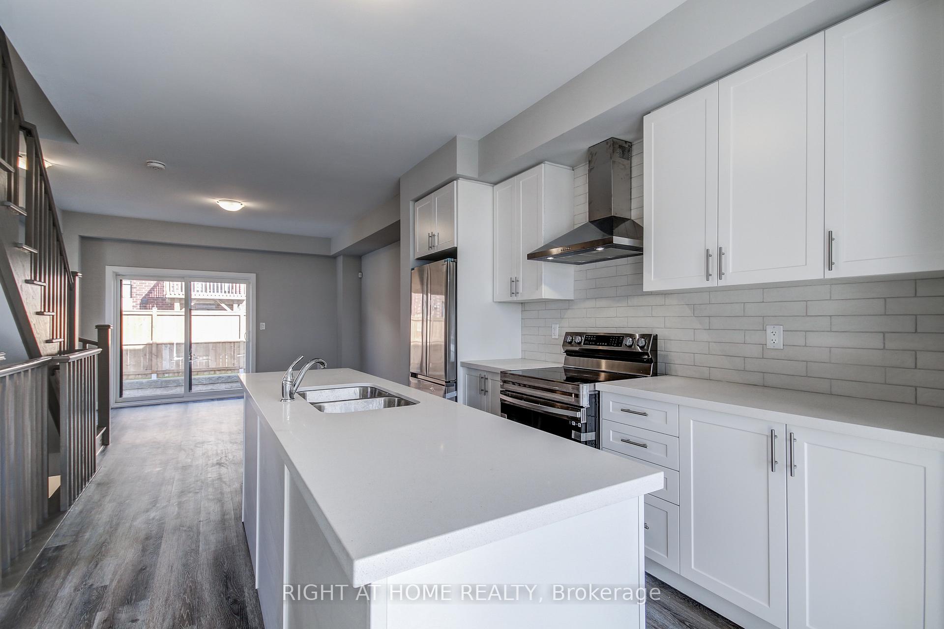 Photo 9 of Unit 13, 527 Shaver Road, Hamilton, Ancaster — HOMEH