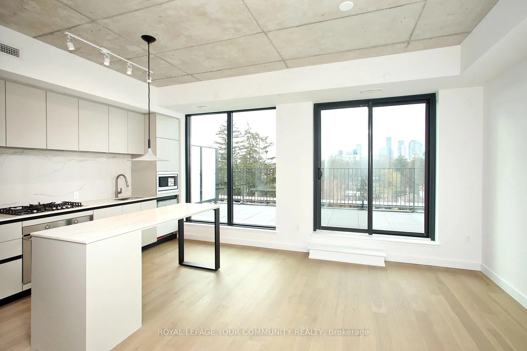 Photo 2 of Unit 702, 1720 Bayview Avenue, Toronto, Mount Pleasant East — HOMEH