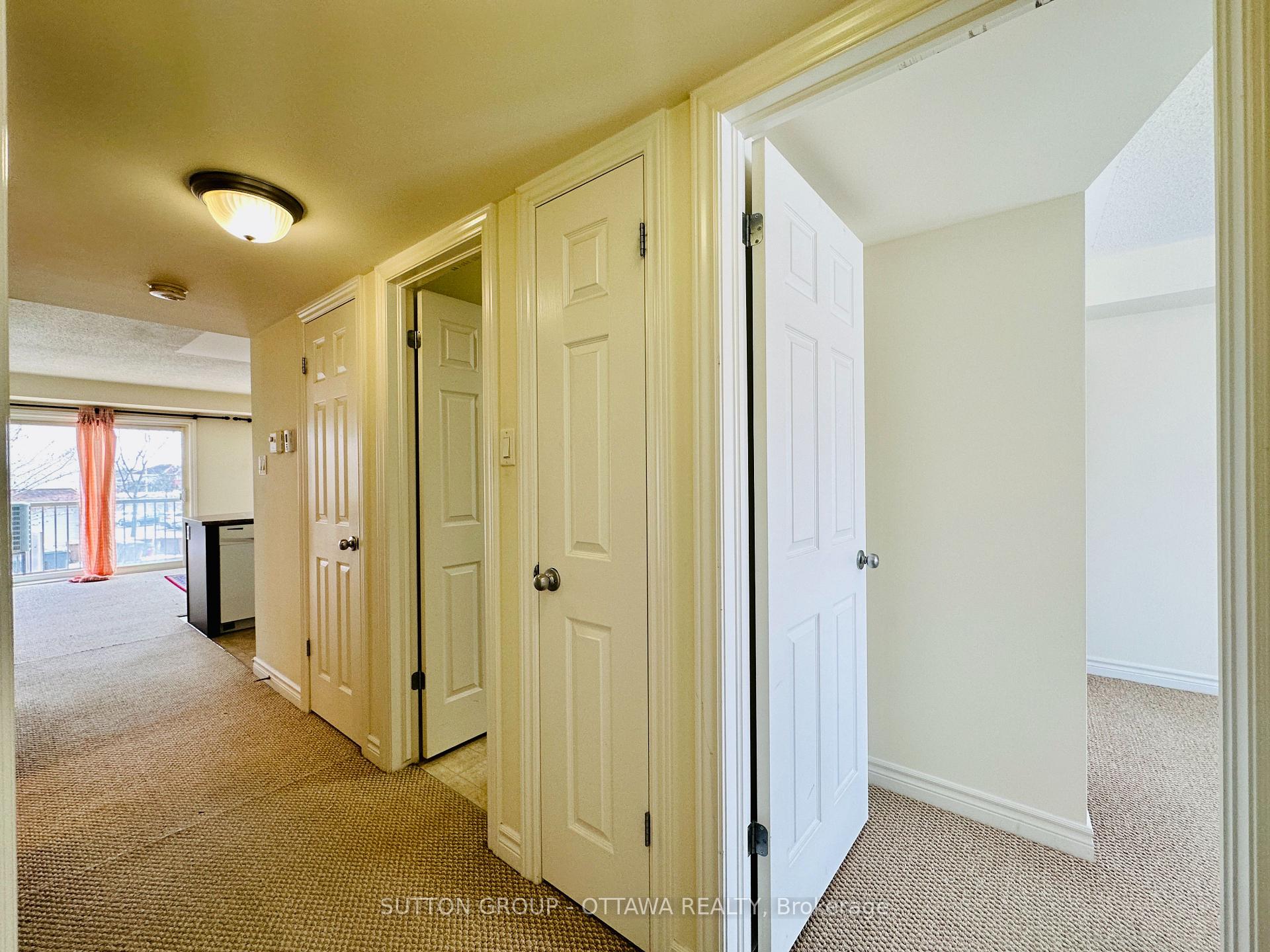 Photo 10 of Unit 4, 313 Cresthaven Drive, Ottawa, Barrhaven East — HOMEH