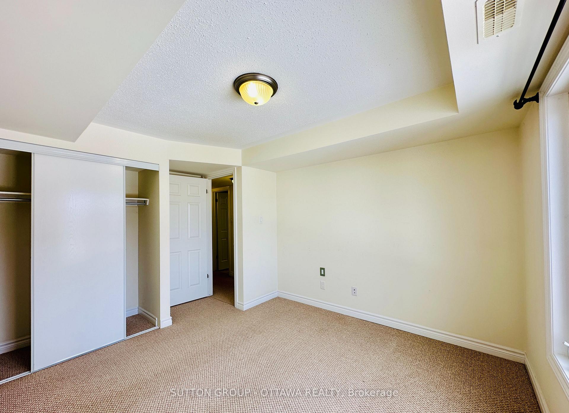 Photo 12 of Unit 4, 313 Cresthaven Drive, Ottawa, Barrhaven East — HOMEH