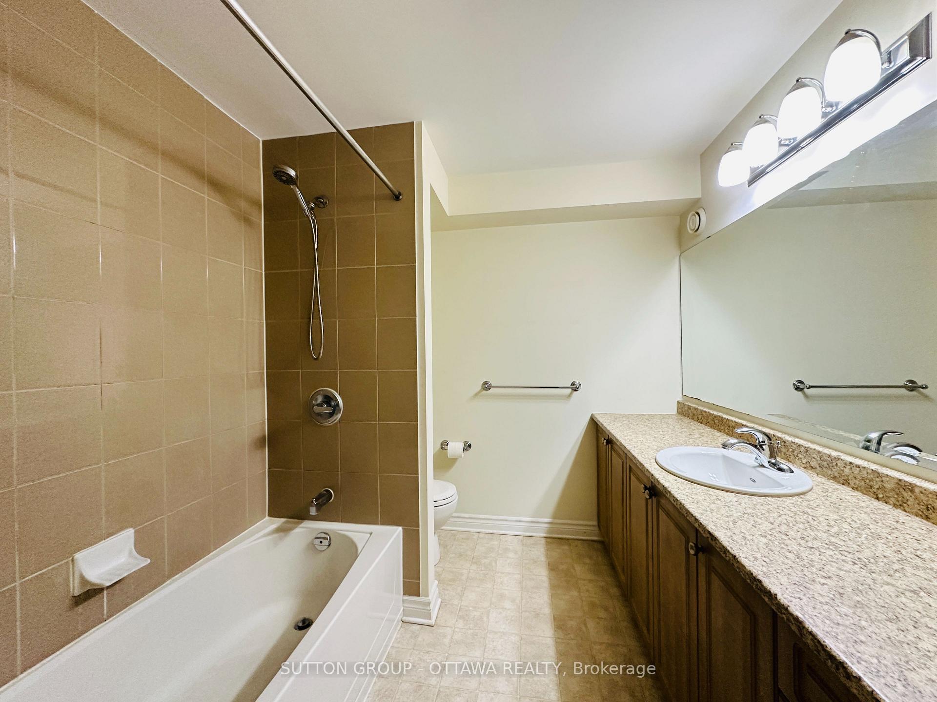 Photo 15 of Unit 4, 313 Cresthaven Drive, Ottawa, Barrhaven East — HOMEH