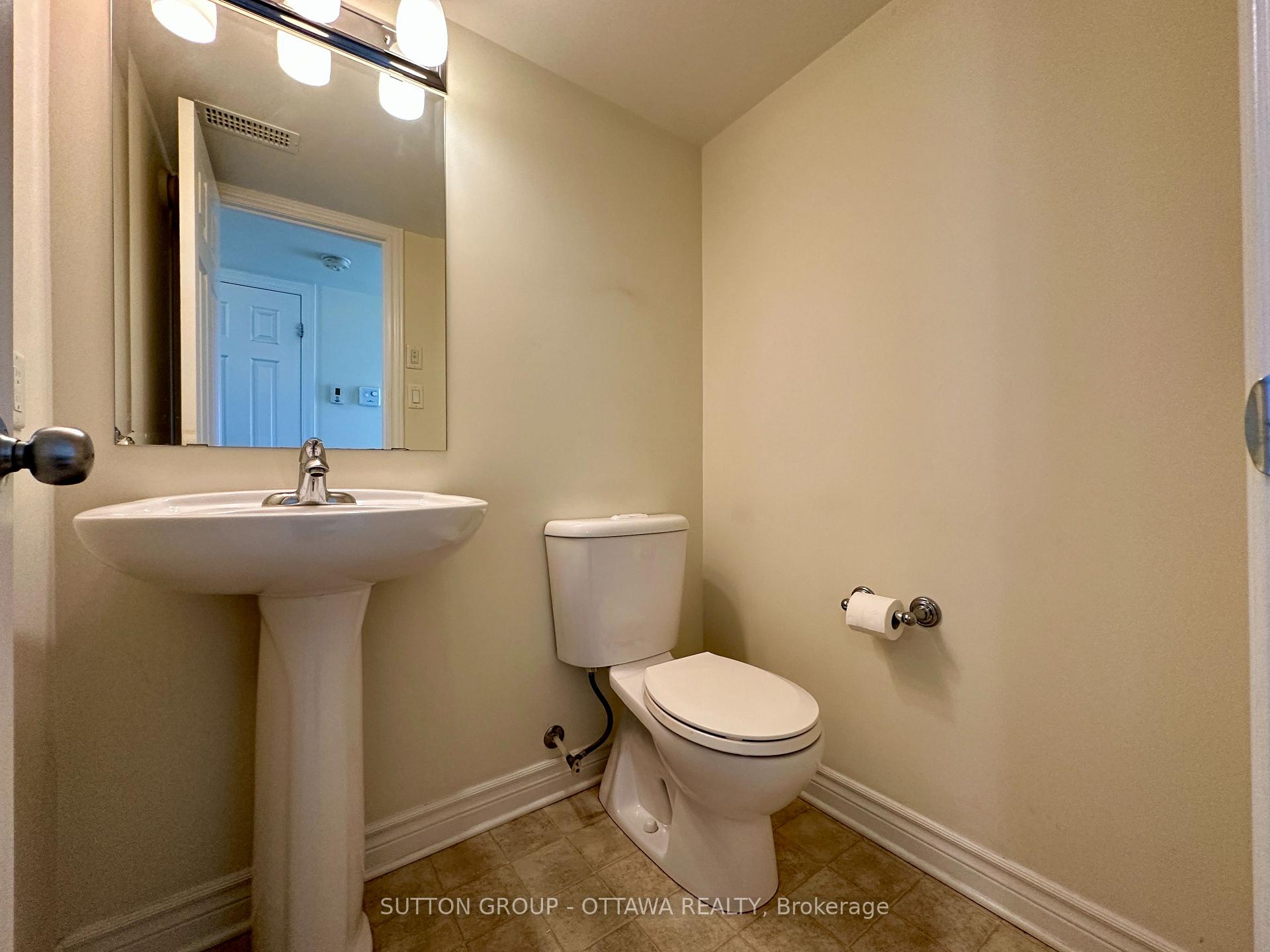Photo 17 of Unit 4, 313 Cresthaven Drive, Ottawa, Barrhaven East — HOMEH
