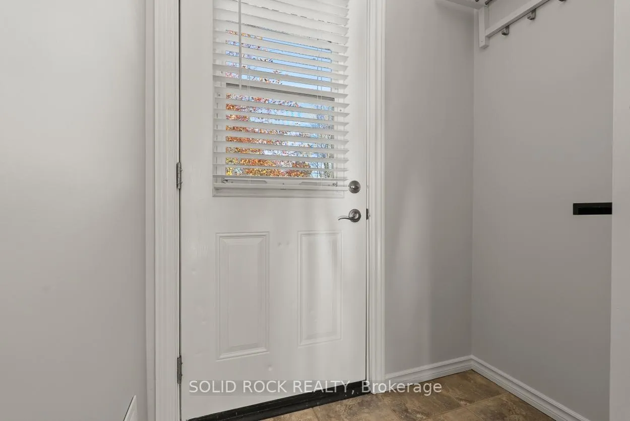 Photo 3 of 26 B (SDU) Ettrick Crescent, Ottawa, Barrhaven - Pheasant Run — HOMEH