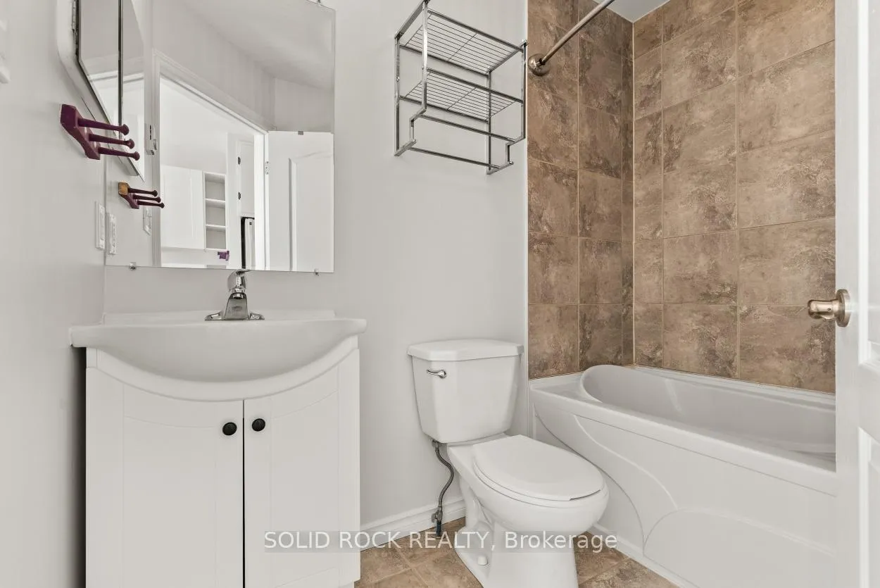 Photo 4 of 26 B (SDU) Ettrick Crescent, Ottawa, Barrhaven - Pheasant Run — HOMEH