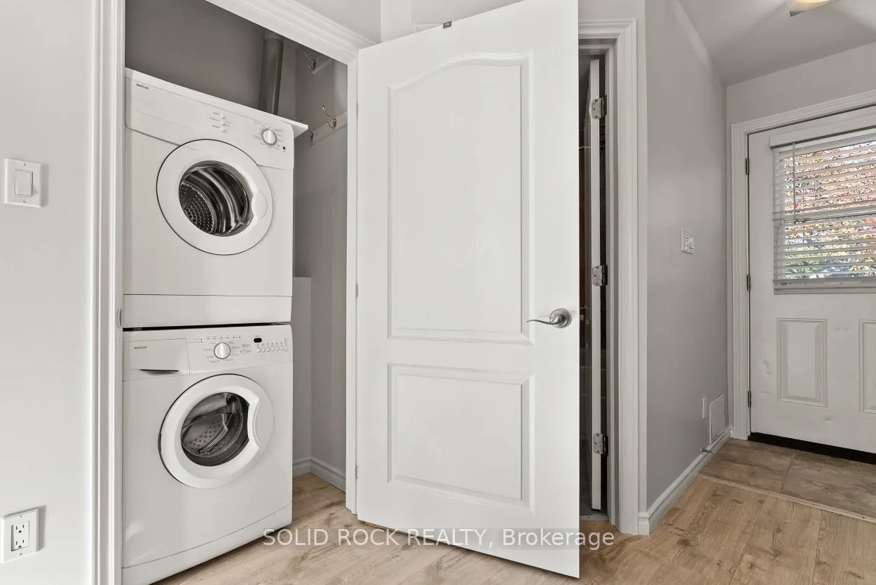 Photo 5 of 26 B (SDU) Ettrick Crescent, Ottawa, Barrhaven - Pheasant Run — HOMEH