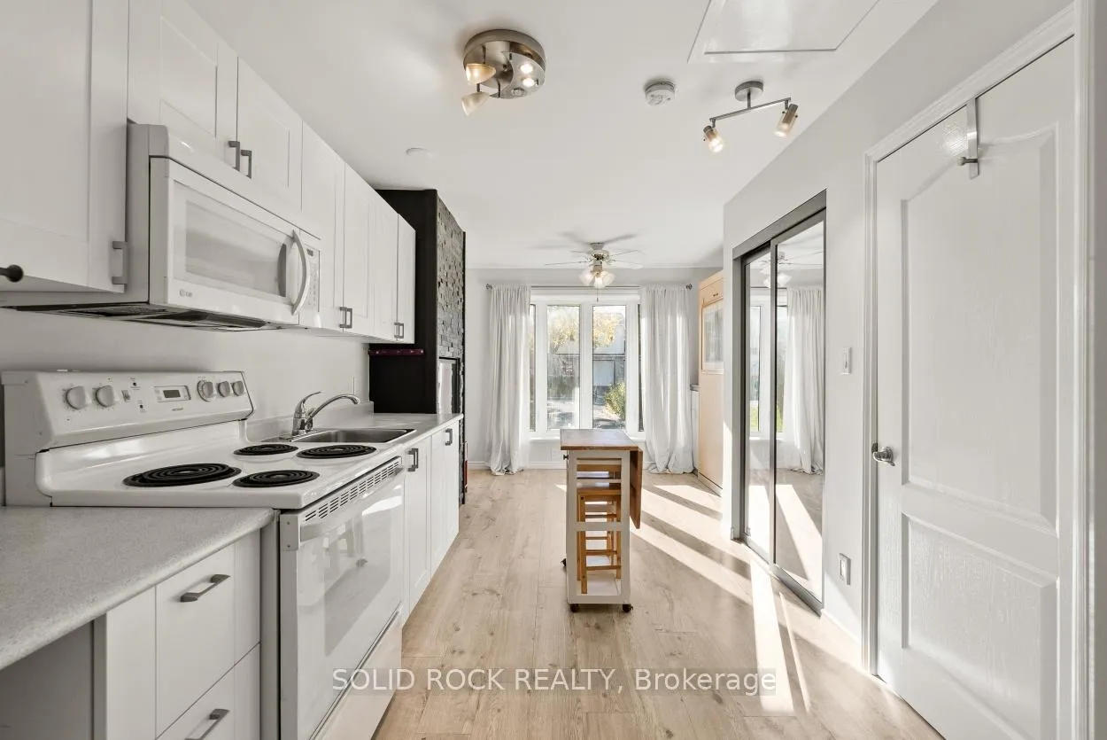 Photo 6 of 26 B (SDU) Ettrick Crescent, Ottawa, Barrhaven - Pheasant Run — HOMEH
