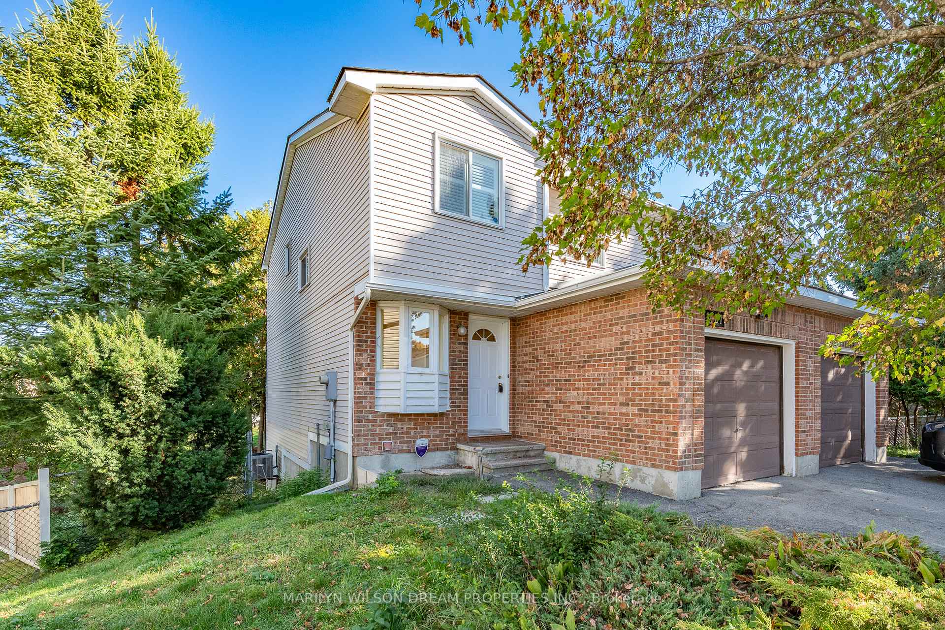 Photo 3 of 1087 Des Ormes Place, Ottawa, Convent Glen North — HOMEH