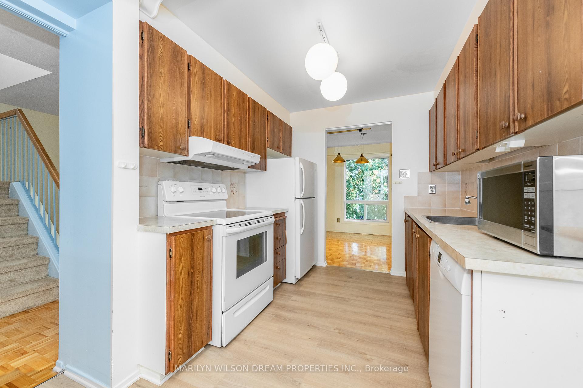 Photo 10 of 1087 Des Ormes Place, Ottawa, Convent Glen North — HOMEH