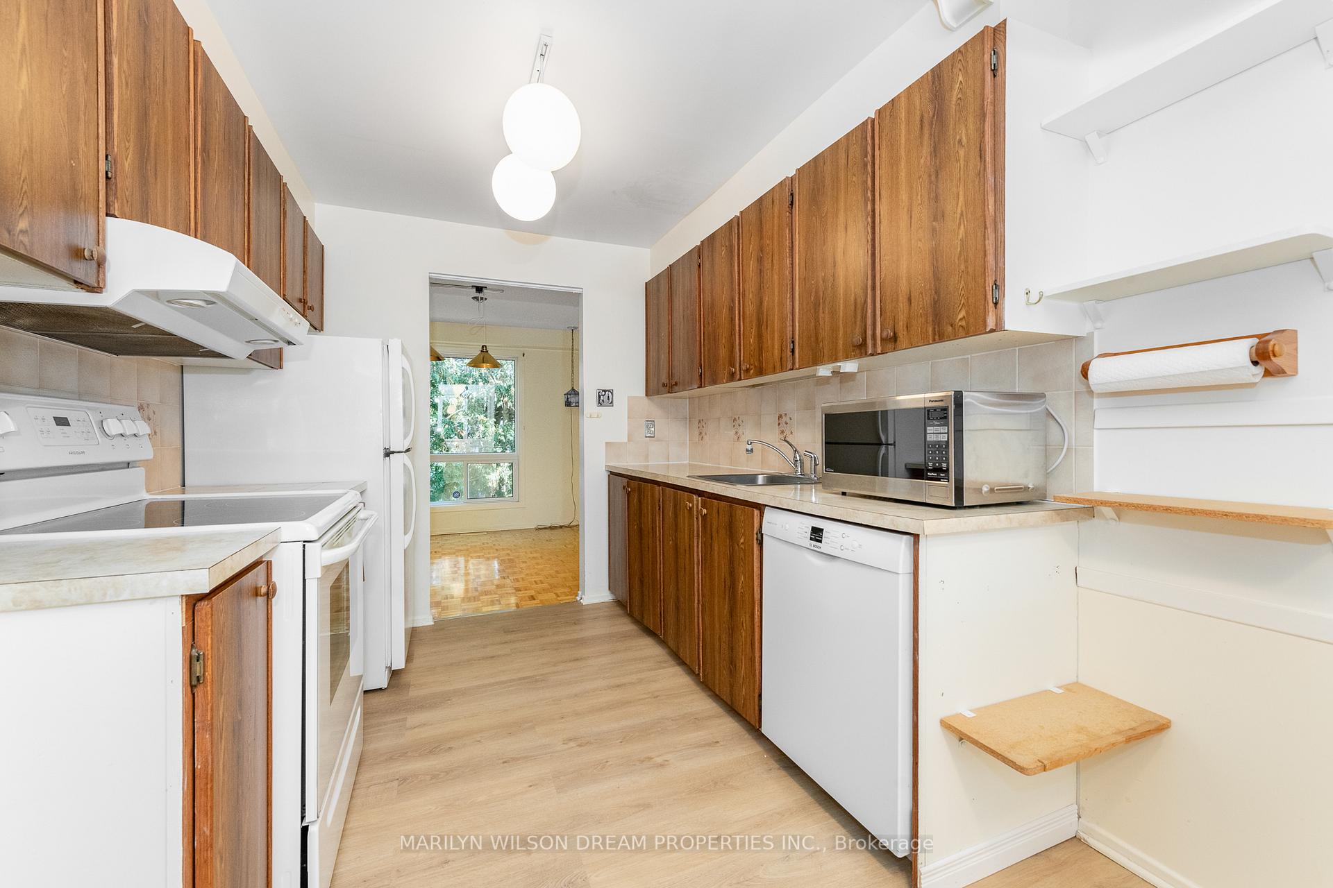 Photo 11 of 1087 Des Ormes Place, Ottawa, Convent Glen North — HOMEH