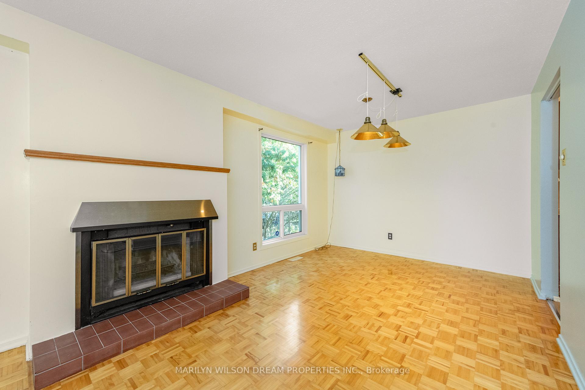 Photo 15 of 1087 Des Ormes Place, Ottawa, Convent Glen North — HOMEH