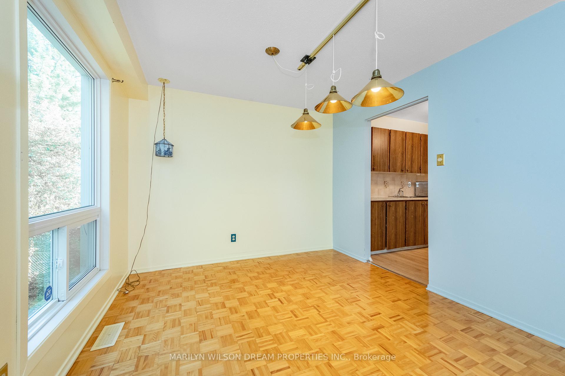 Photo 16 of 1087 Des Ormes Place, Ottawa, Convent Glen North — HOMEH