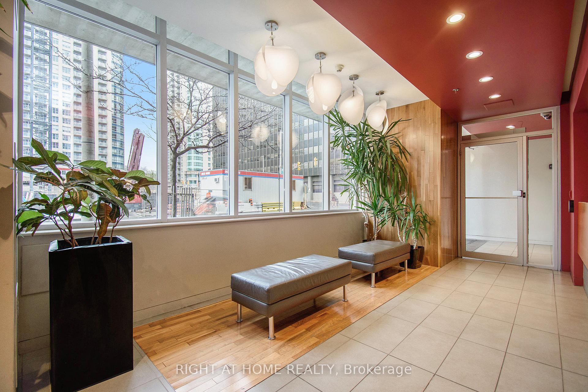 Photo 3 of Unit 1102, 179 George Street N, Ottawa, Lower Town/Byward Market — HOMEH