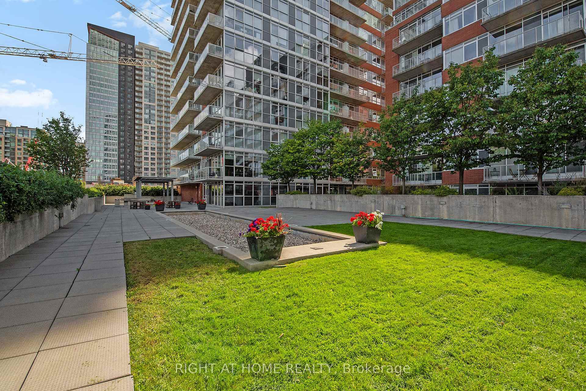 Photo 34 of Unit 1102, 179 George Street N, Ottawa, Lower Town/Byward Market — HOMEH