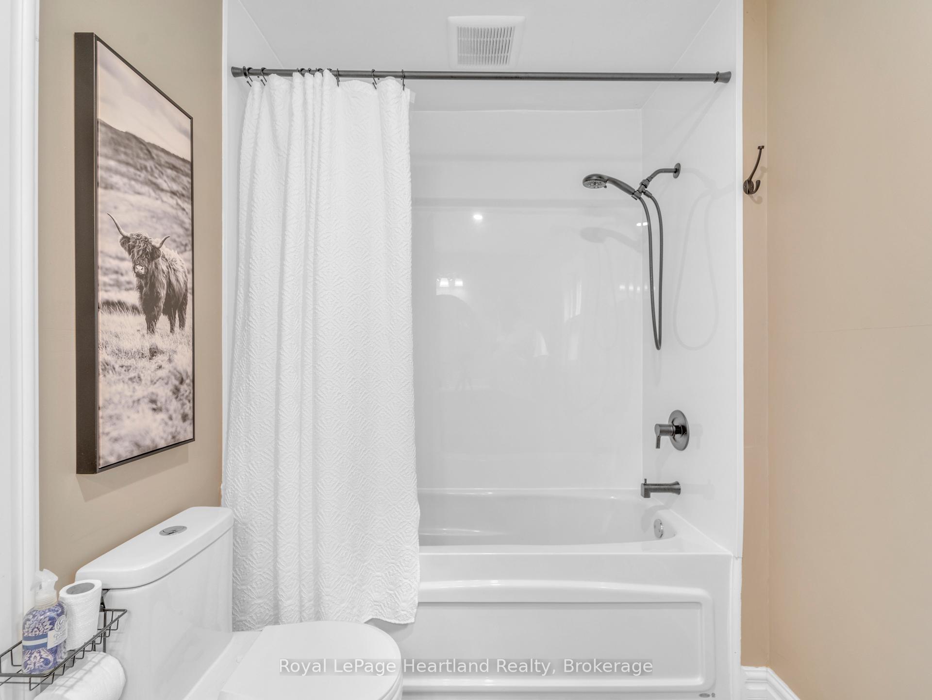 Photo 35 of 134 Wellington Street, Central Huron, Clinton — HOMEH