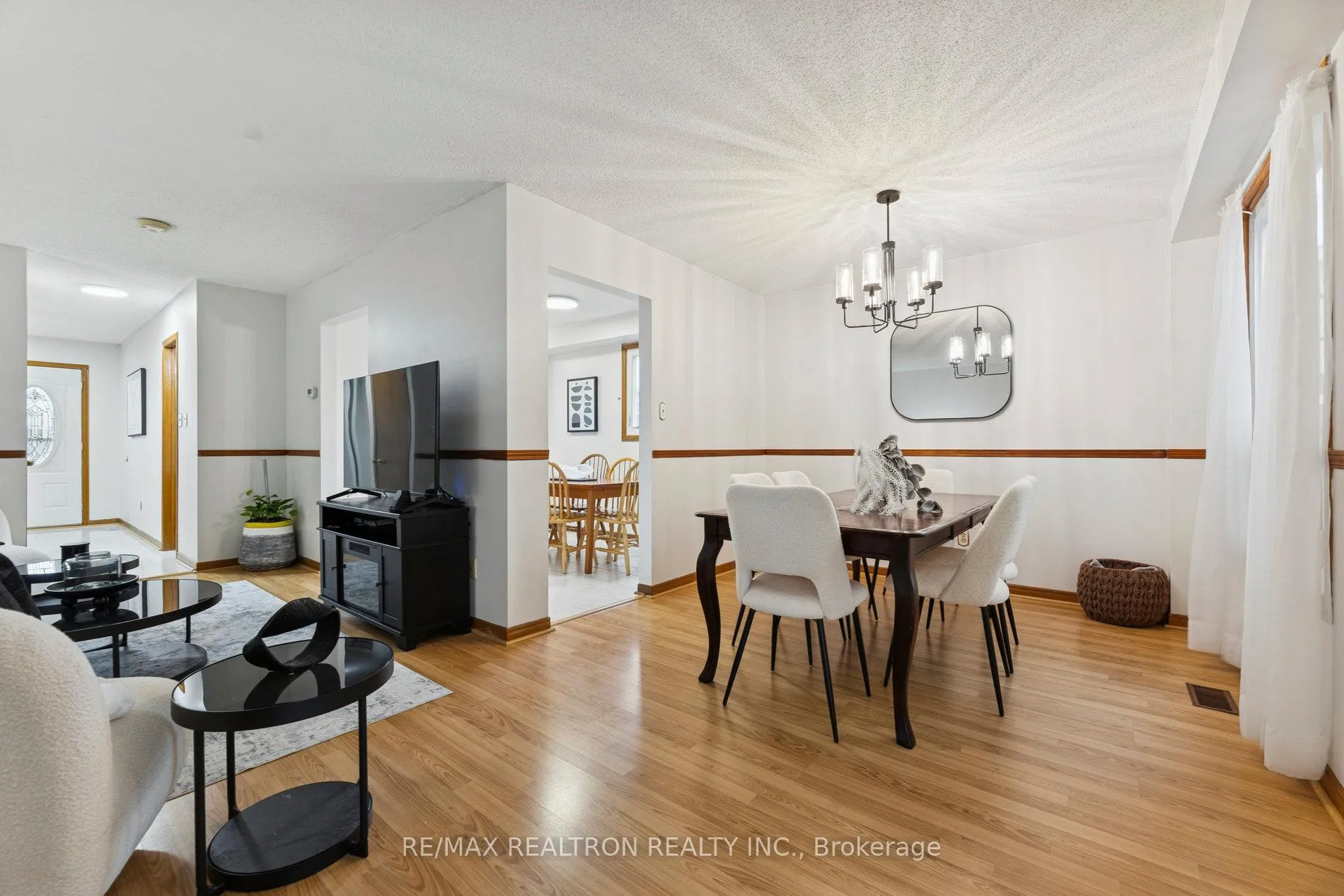 Photo 8 of 1461 Nash Road, Clarington, Courtice — HOMEH
