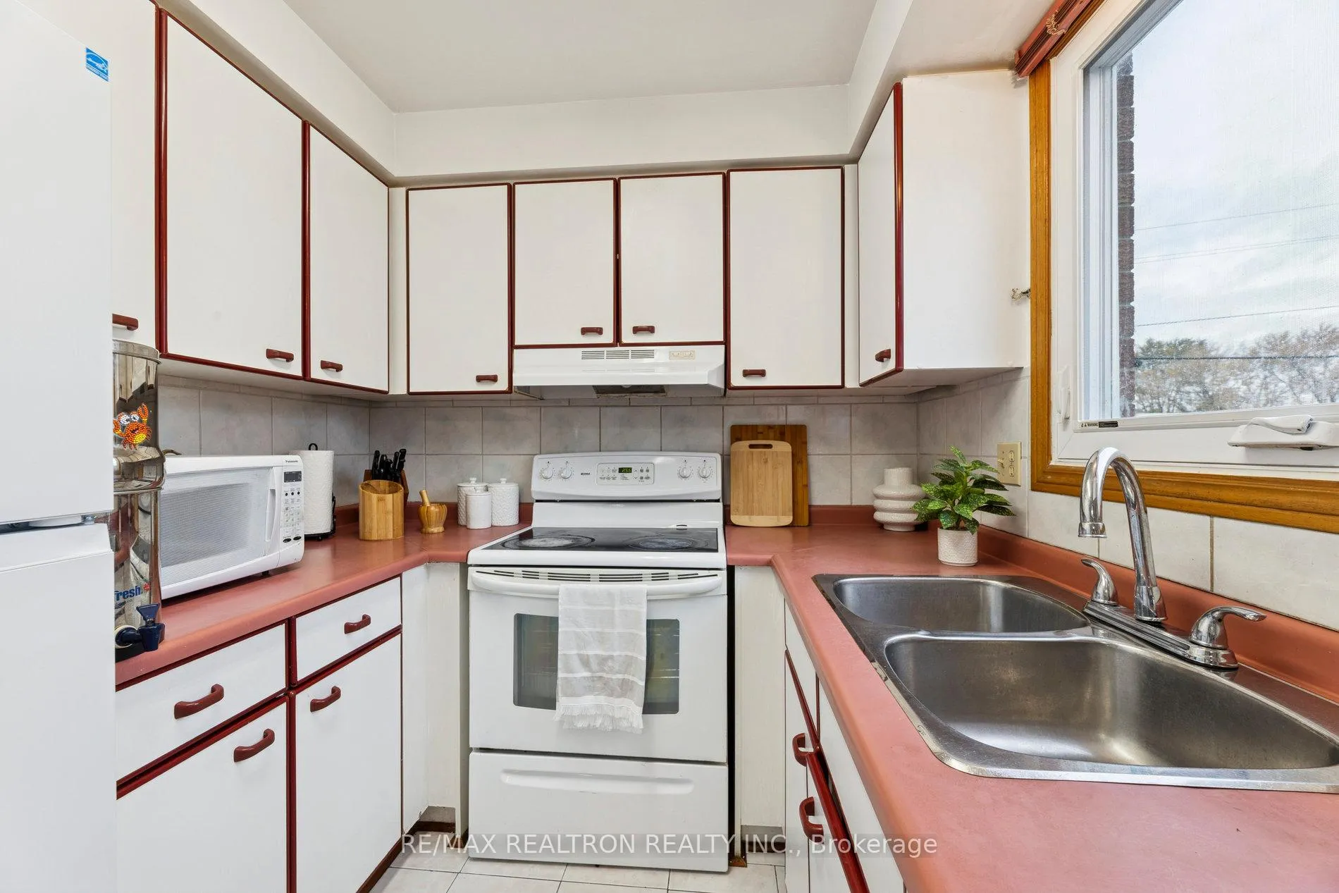 Photo 12 of 1461 Nash Road, Clarington, Courtice — HOMEH