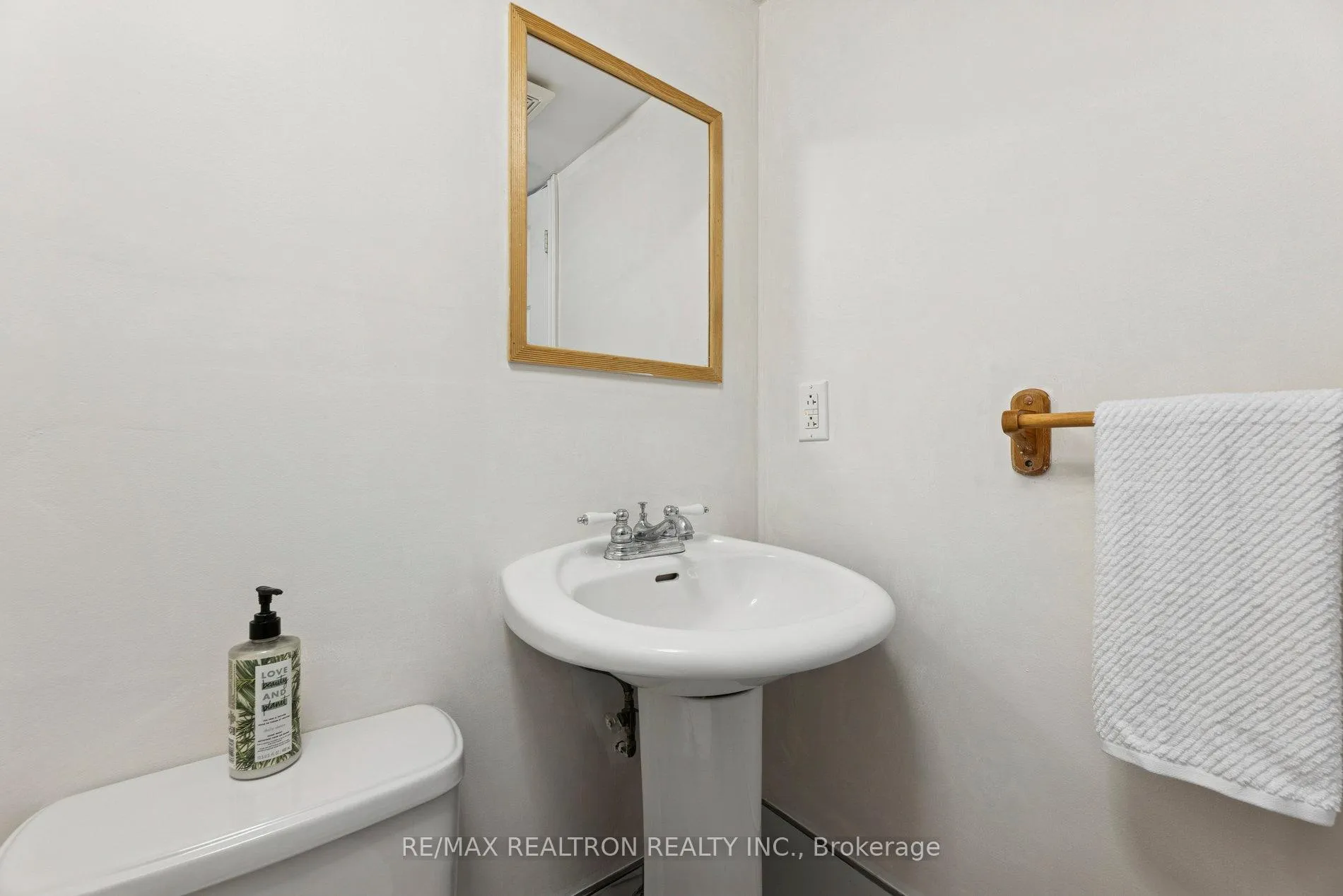 Photo 29 of 1461 Nash Road, Clarington, Courtice — HOMEH