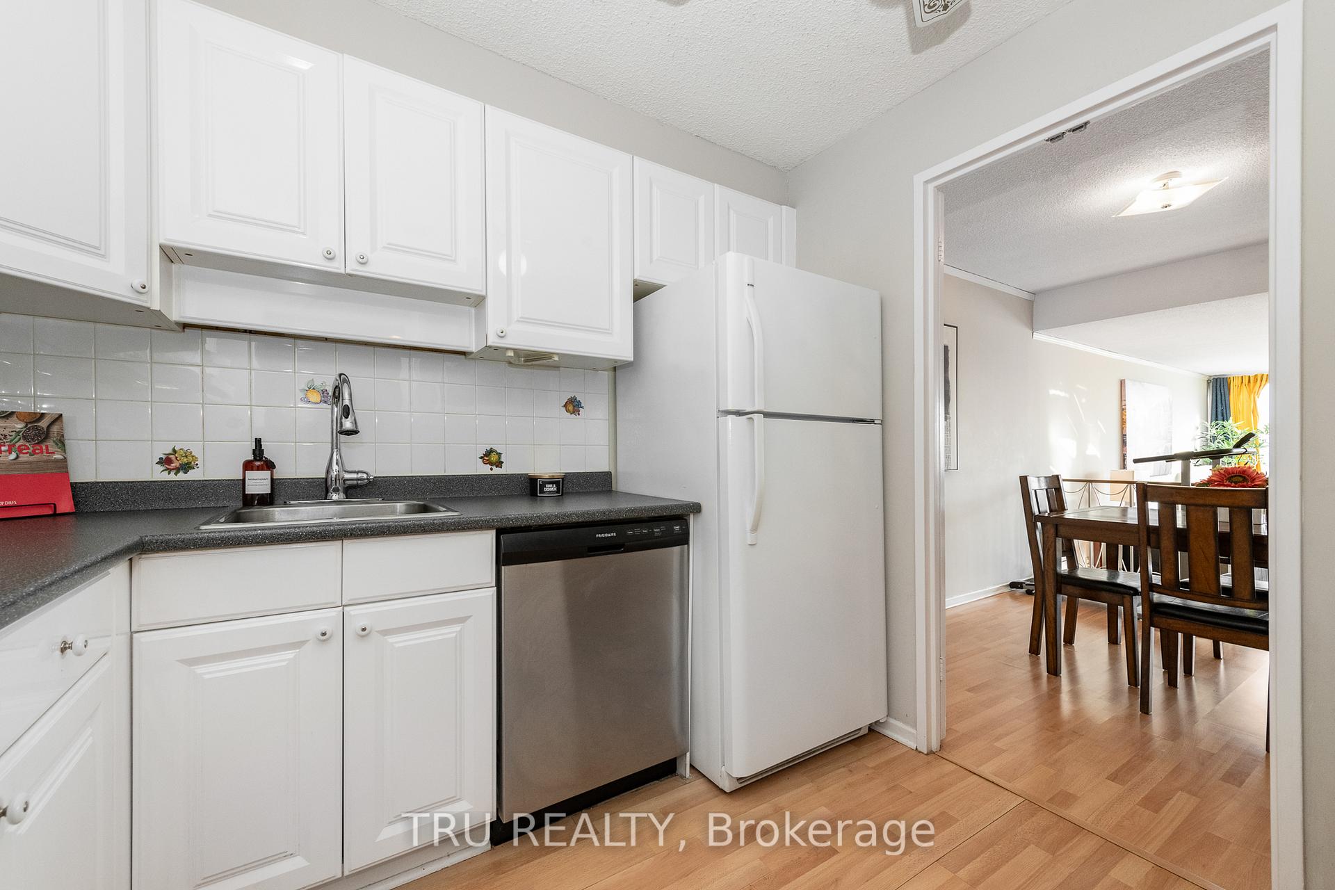 Photo 5 of Unit 805, 415 Greenview Avenue, Ottawa, Britannia — HOMEH