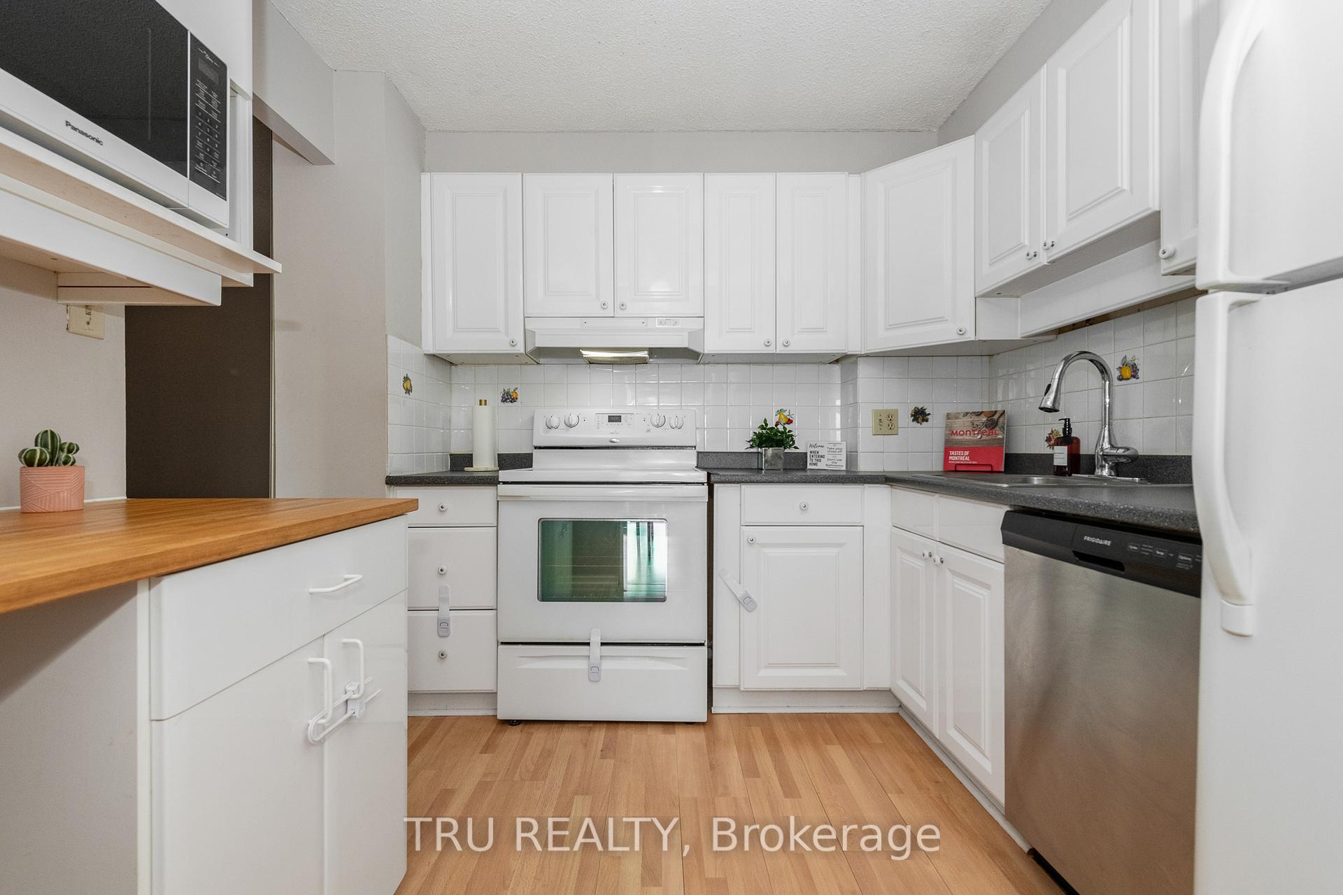 Photo 8 of Unit 805, 415 Greenview Avenue, Ottawa, Britannia — HOMEH