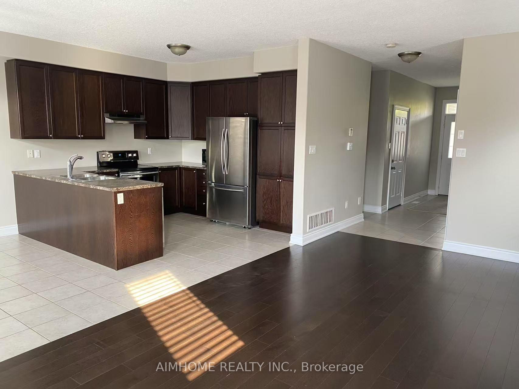Photo 3 of 54 Nathan Crescent, Barrie, Painswick South — HOMEH