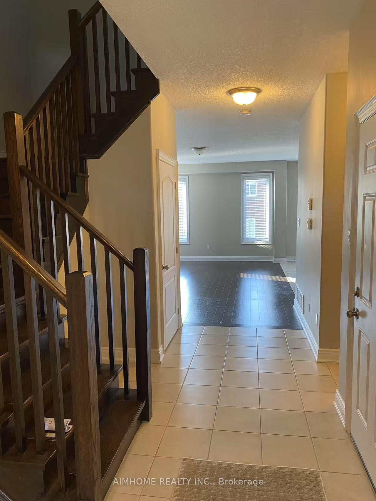 Photo 9 of 54 Nathan Crescent, Barrie, Painswick South — HOMEH