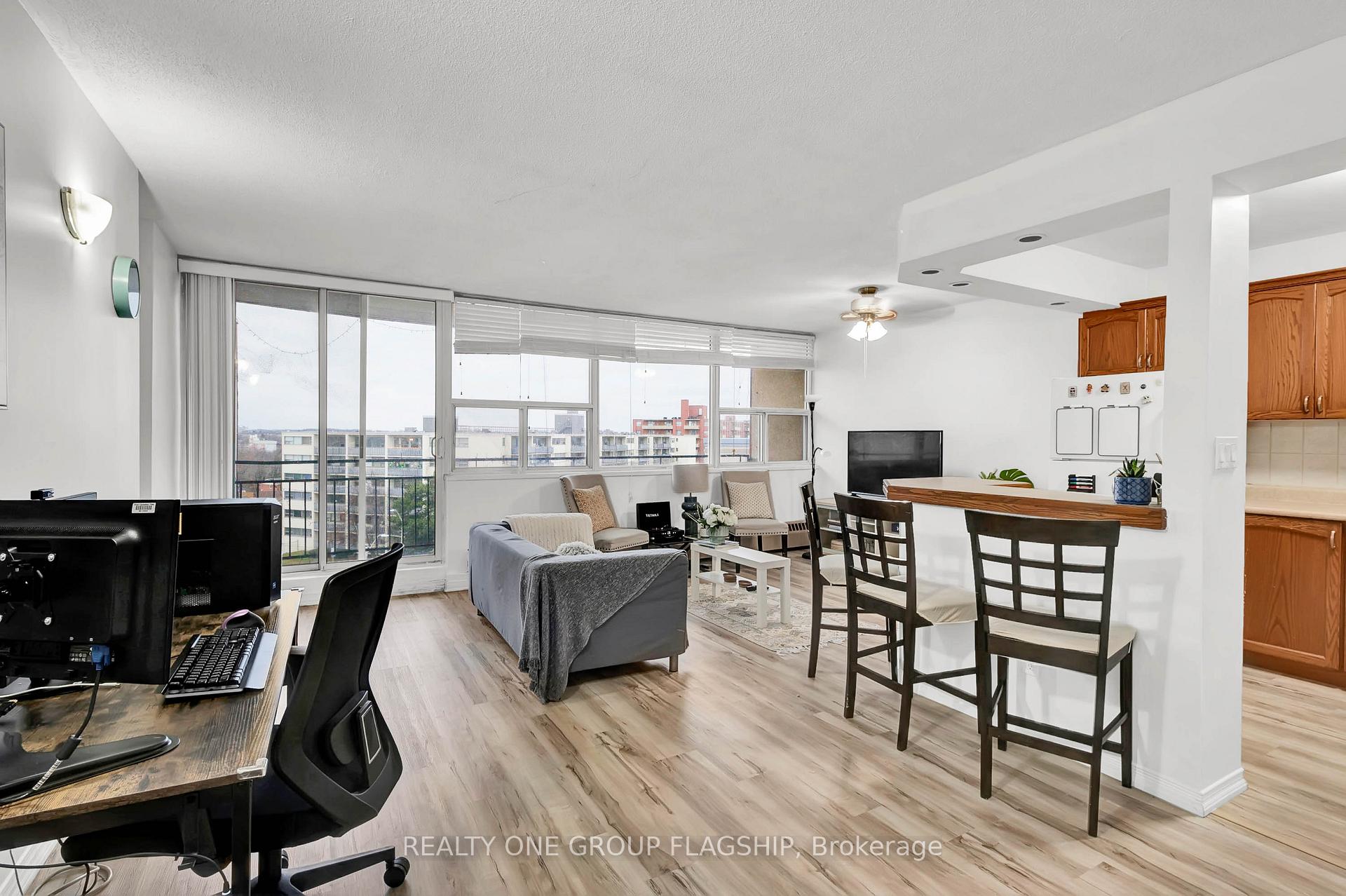 Photo 2 of Unit 702, 293 Mohawk Road E, Hamilton, Hill Park — HOMEH
