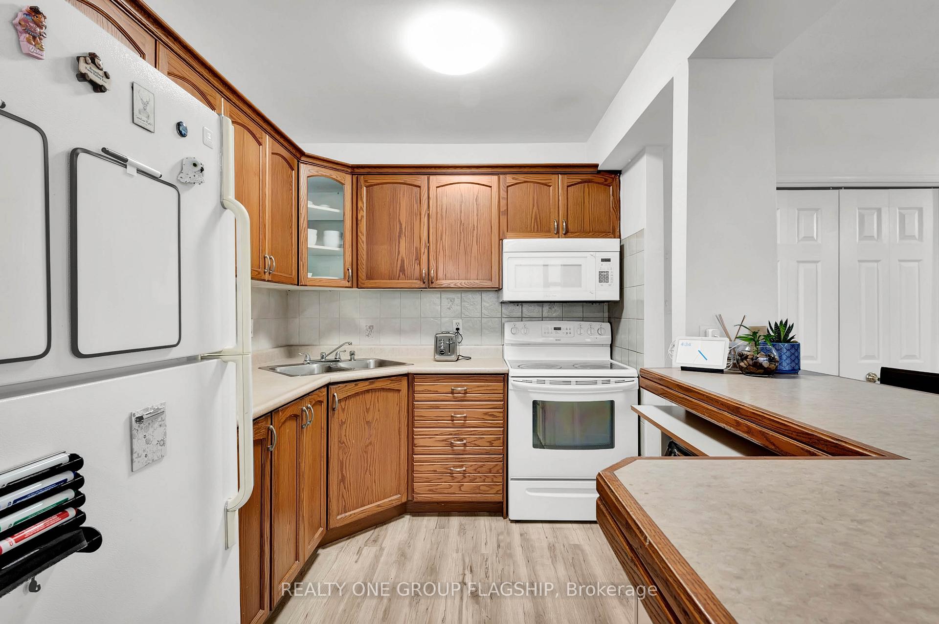 Photo 7 of Unit 702, 293 Mohawk Road E, Hamilton, Hill Park — HOMEH