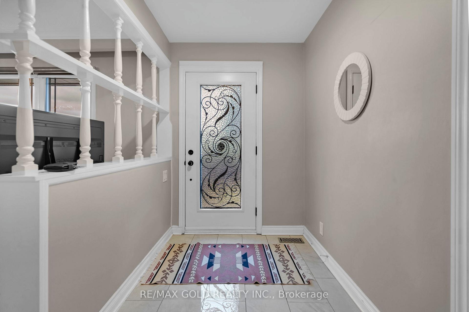 Photo 3 of 10 Eringate Road, Brampton, Southgate — HOMEH