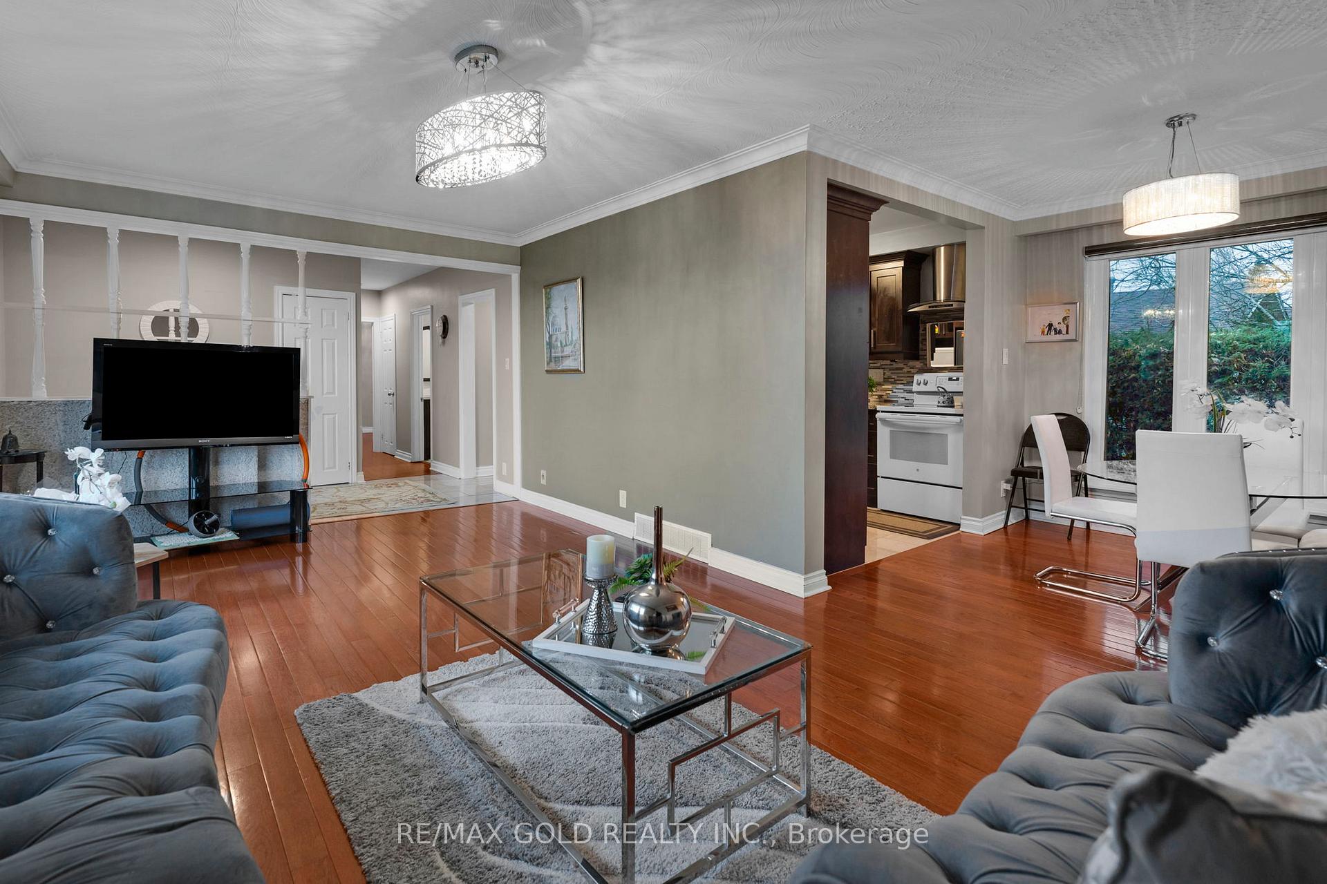 Photo 5 of 10 Eringate Road, Brampton, Southgate — HOMEH