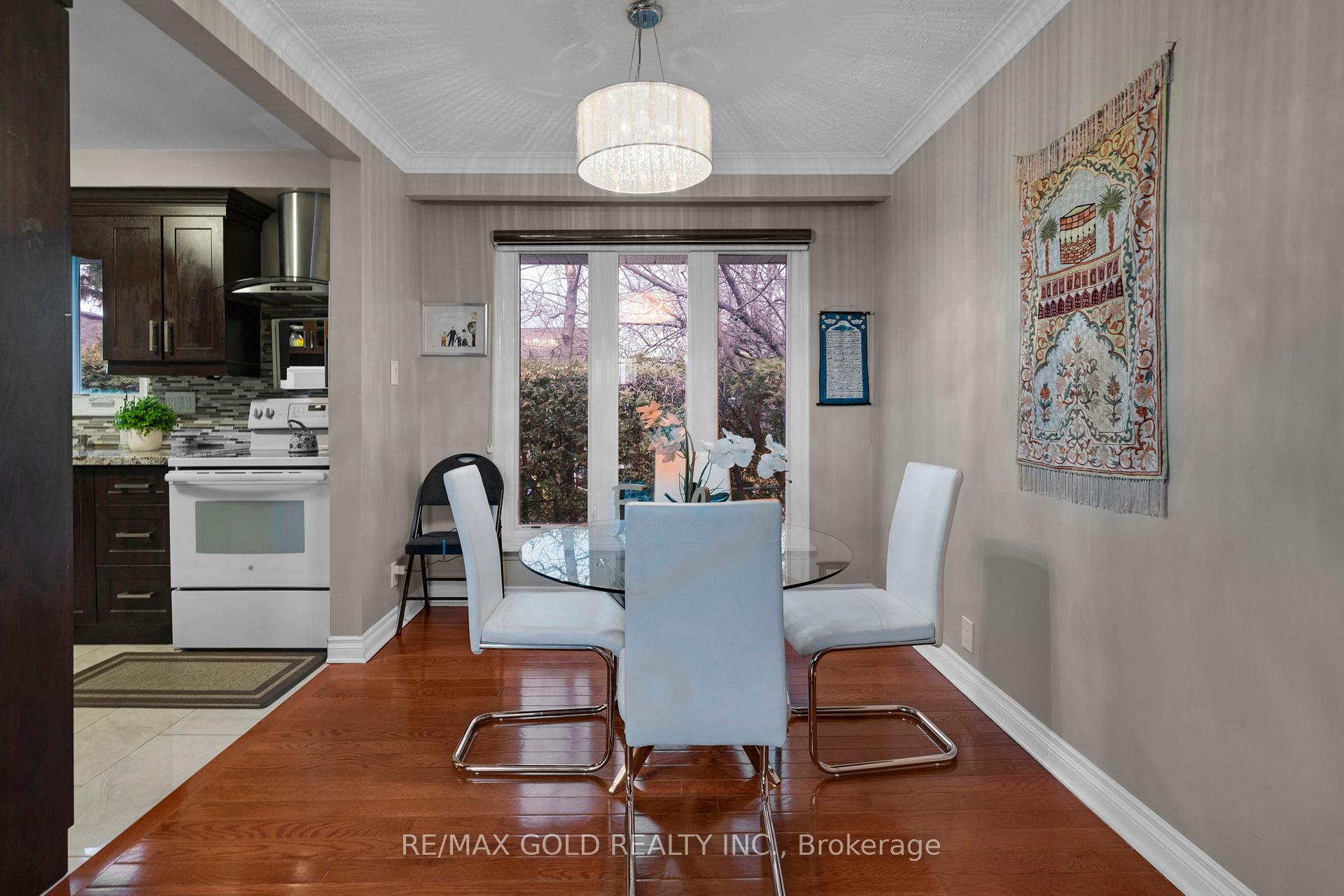 Photo 9 of 10 Eringate Road, Brampton, Southgate — HOMEH