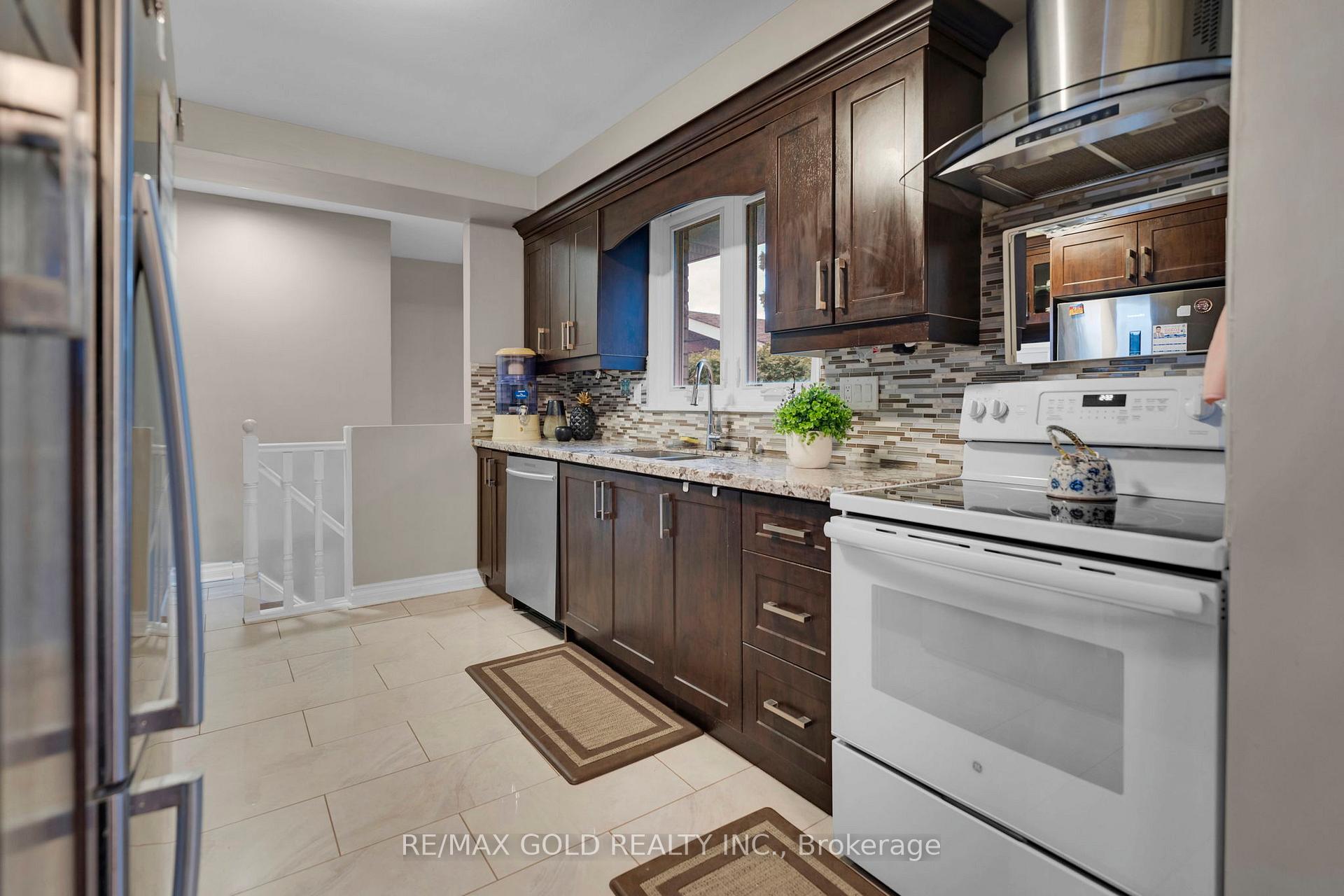 Photo 7 of 10 Eringate Road, Brampton, Southgate — HOMEH