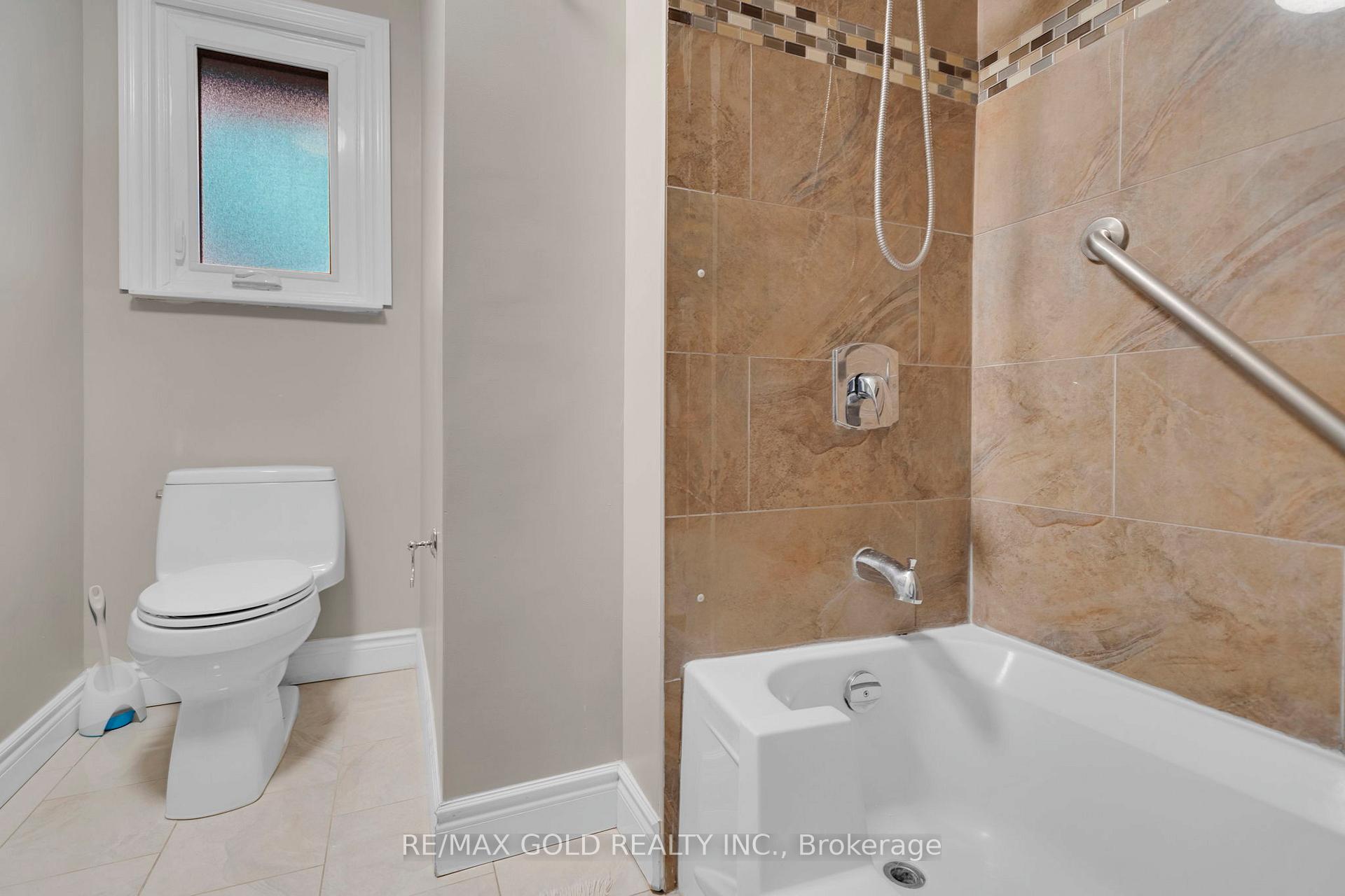 Photo 12 of 10 Eringate Road, Brampton, Southgate — HOMEH
