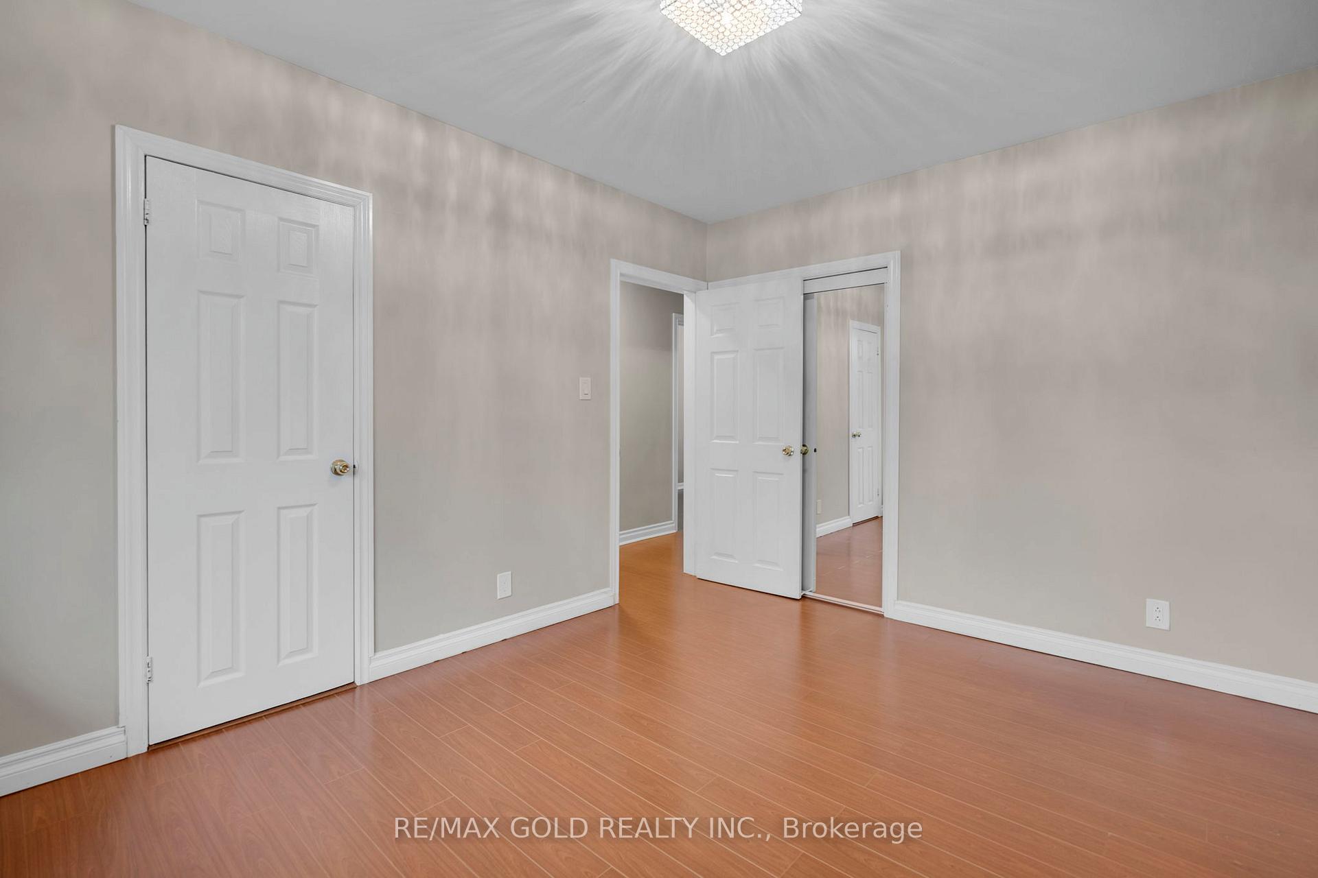 Photo 16 of 10 Eringate Road, Brampton, Southgate — HOMEH