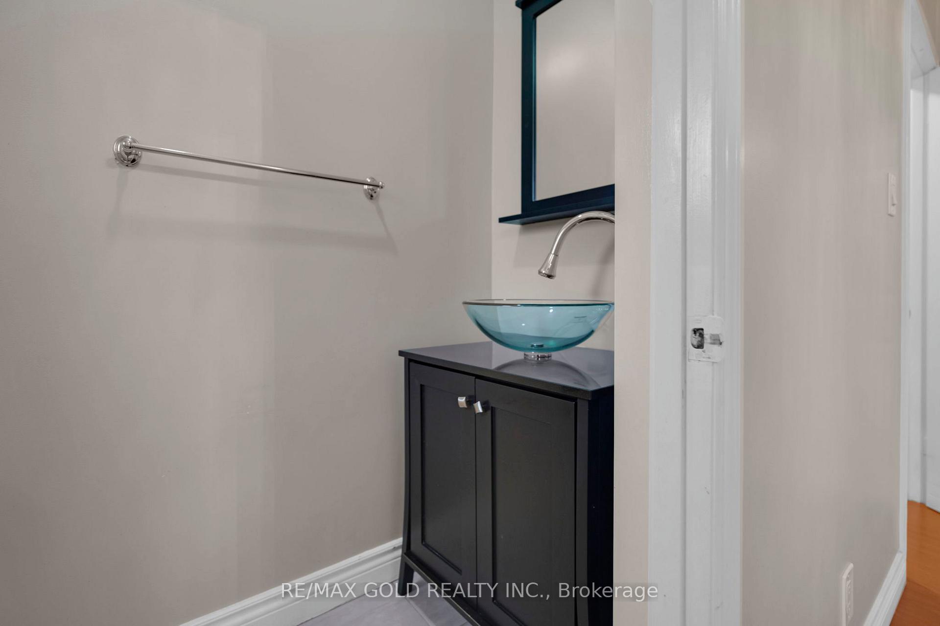 Photo 14 of 10 Eringate Road, Brampton, Southgate — HOMEH