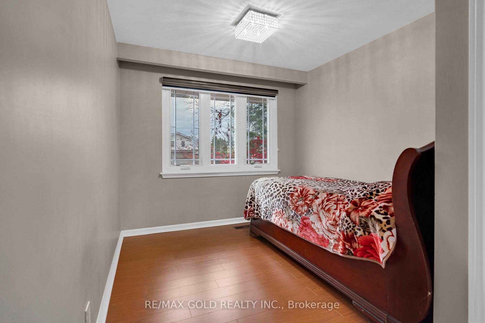 Photo 21 of 10 Eringate Road, Brampton, Southgate — HOMEH