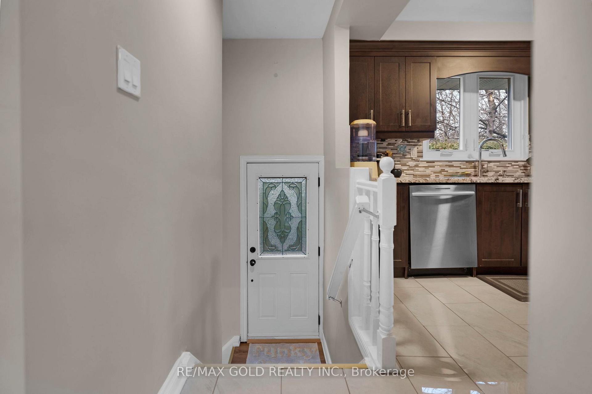Photo 22 of 10 Eringate Road, Brampton, Southgate — HOMEH