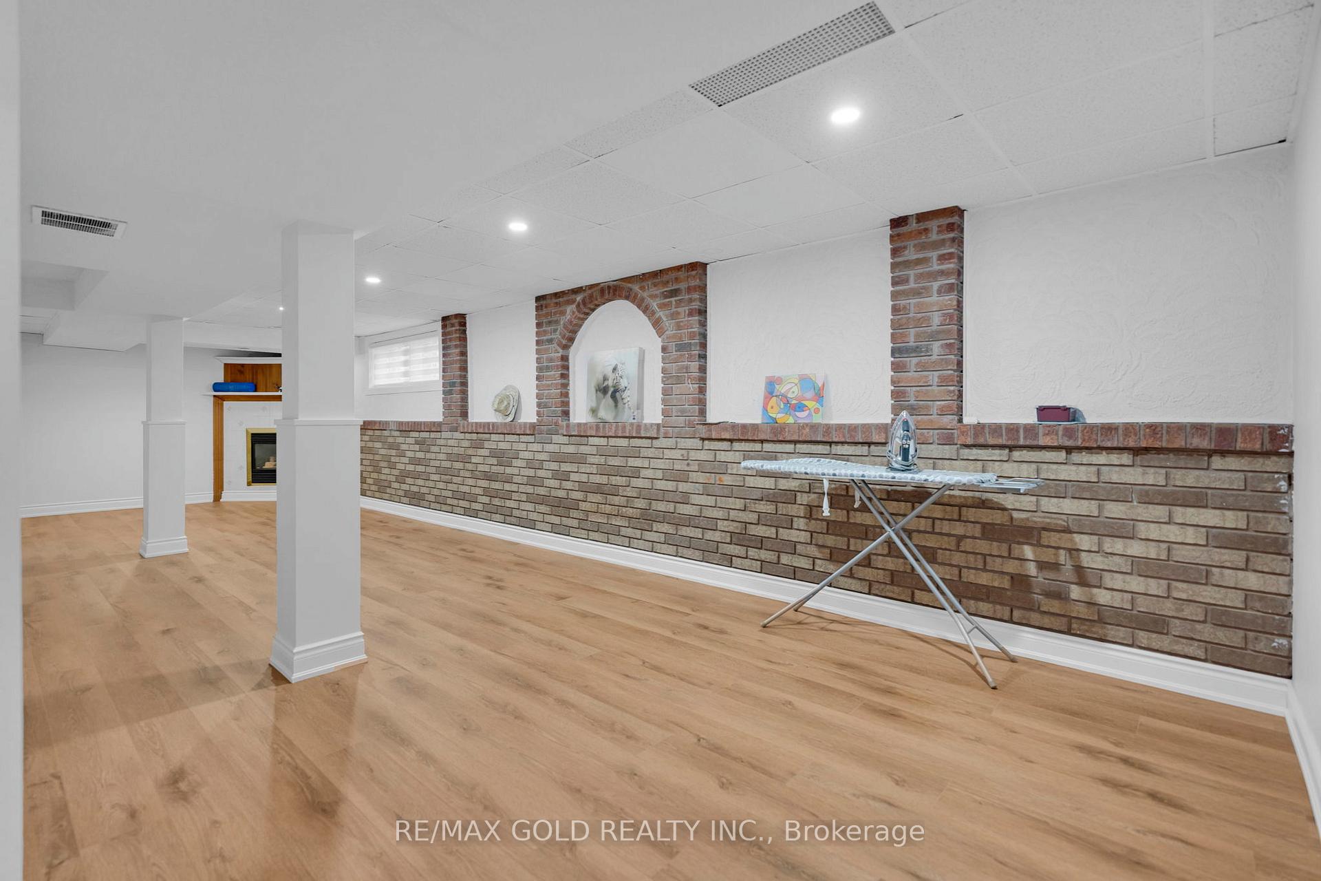 Photo 23 of 10 Eringate Road, Brampton, Southgate — HOMEH