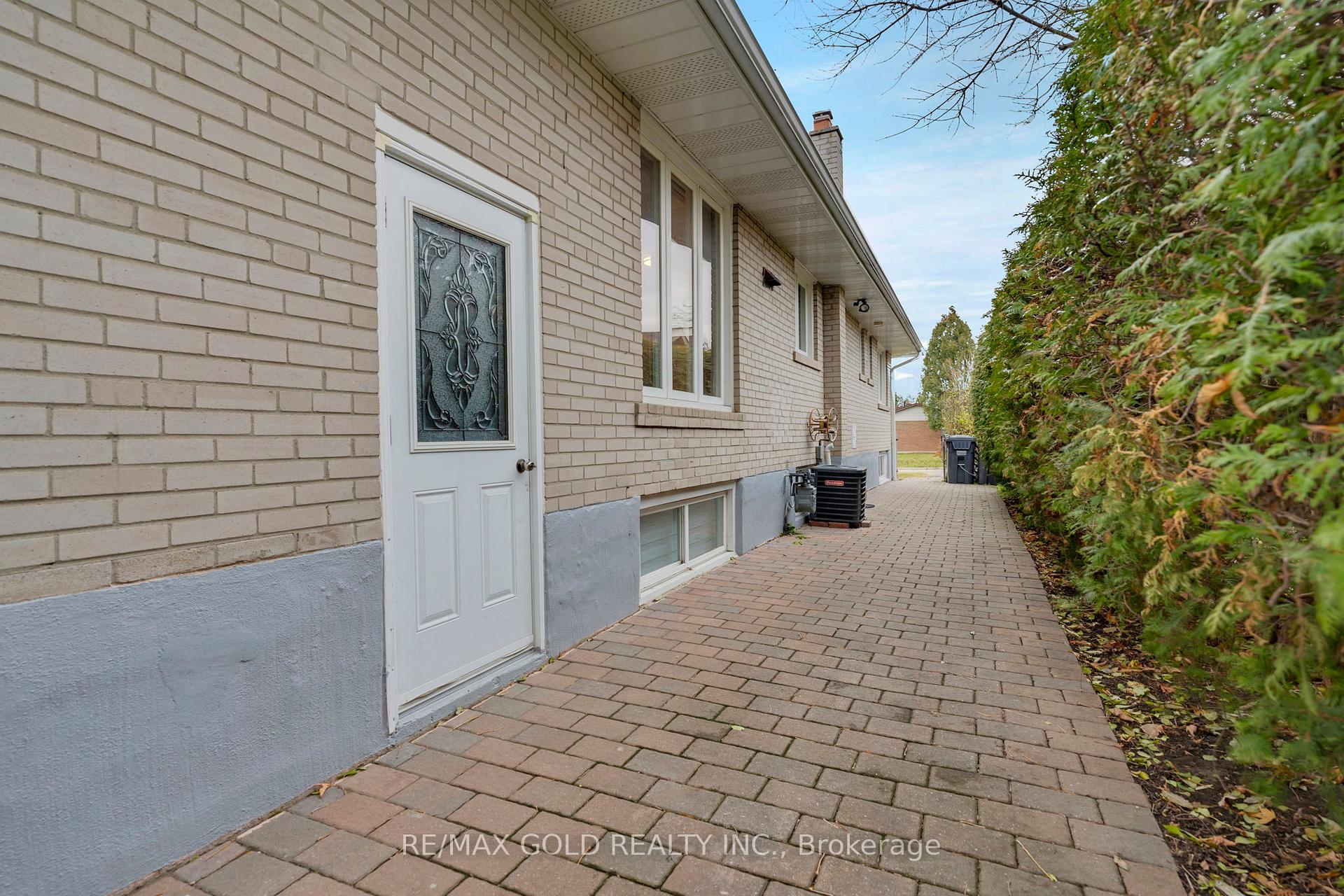 Photo 31 of 10 Eringate Road, Brampton, Southgate — HOMEH