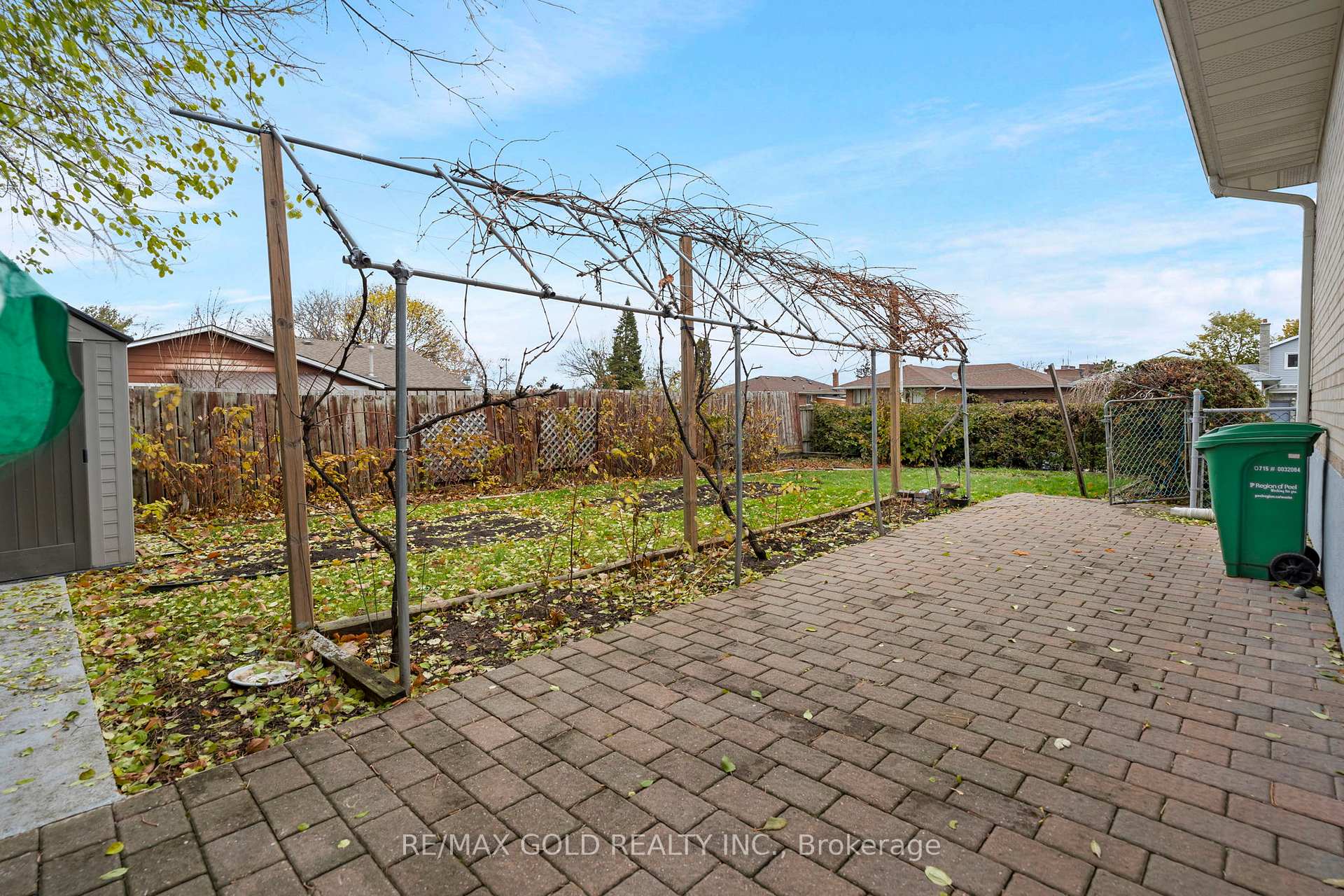 Photo 34 of 10 Eringate Road, Brampton, Southgate — HOMEH