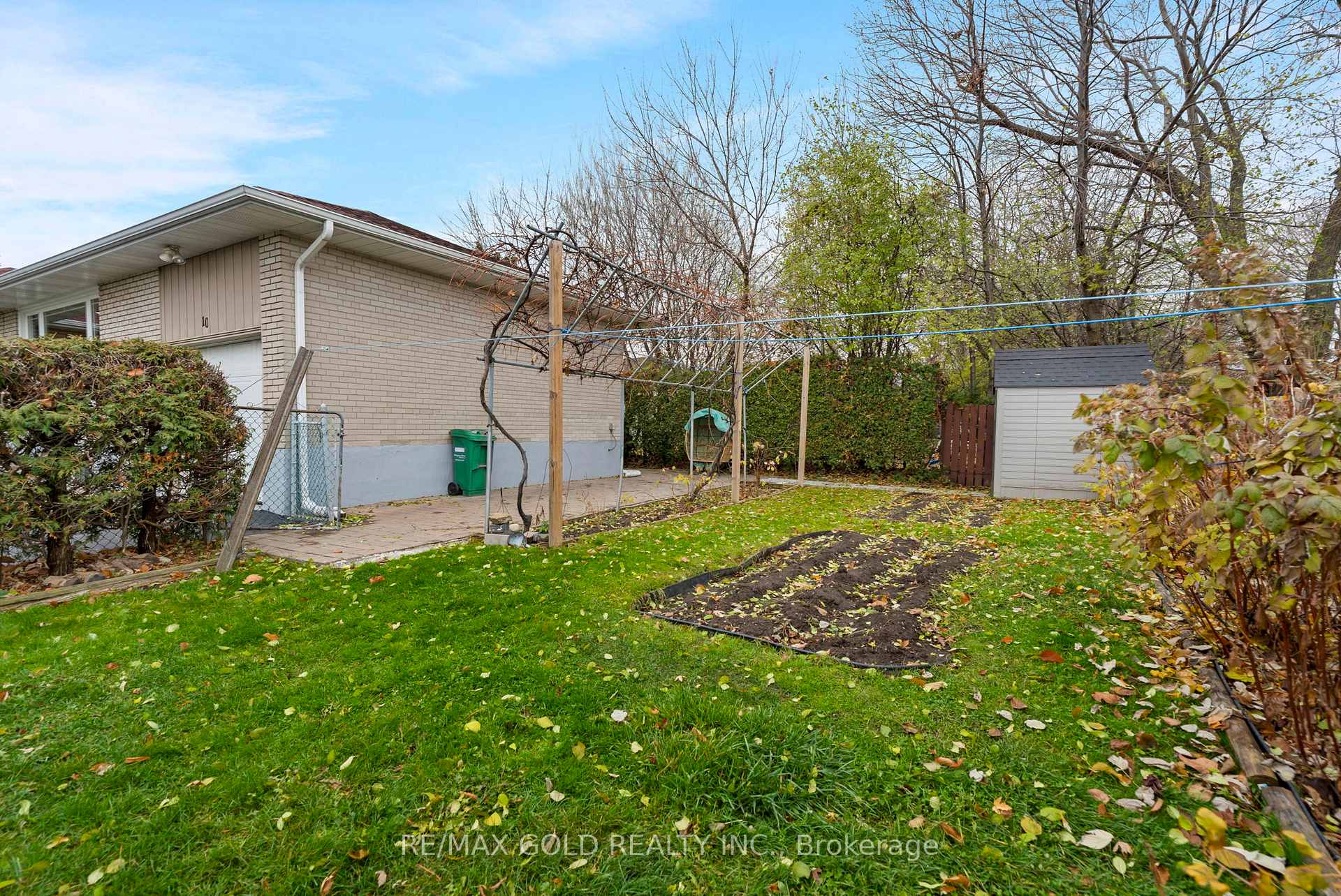 Photo 36 of 10 Eringate Road, Brampton, Southgate — HOMEH