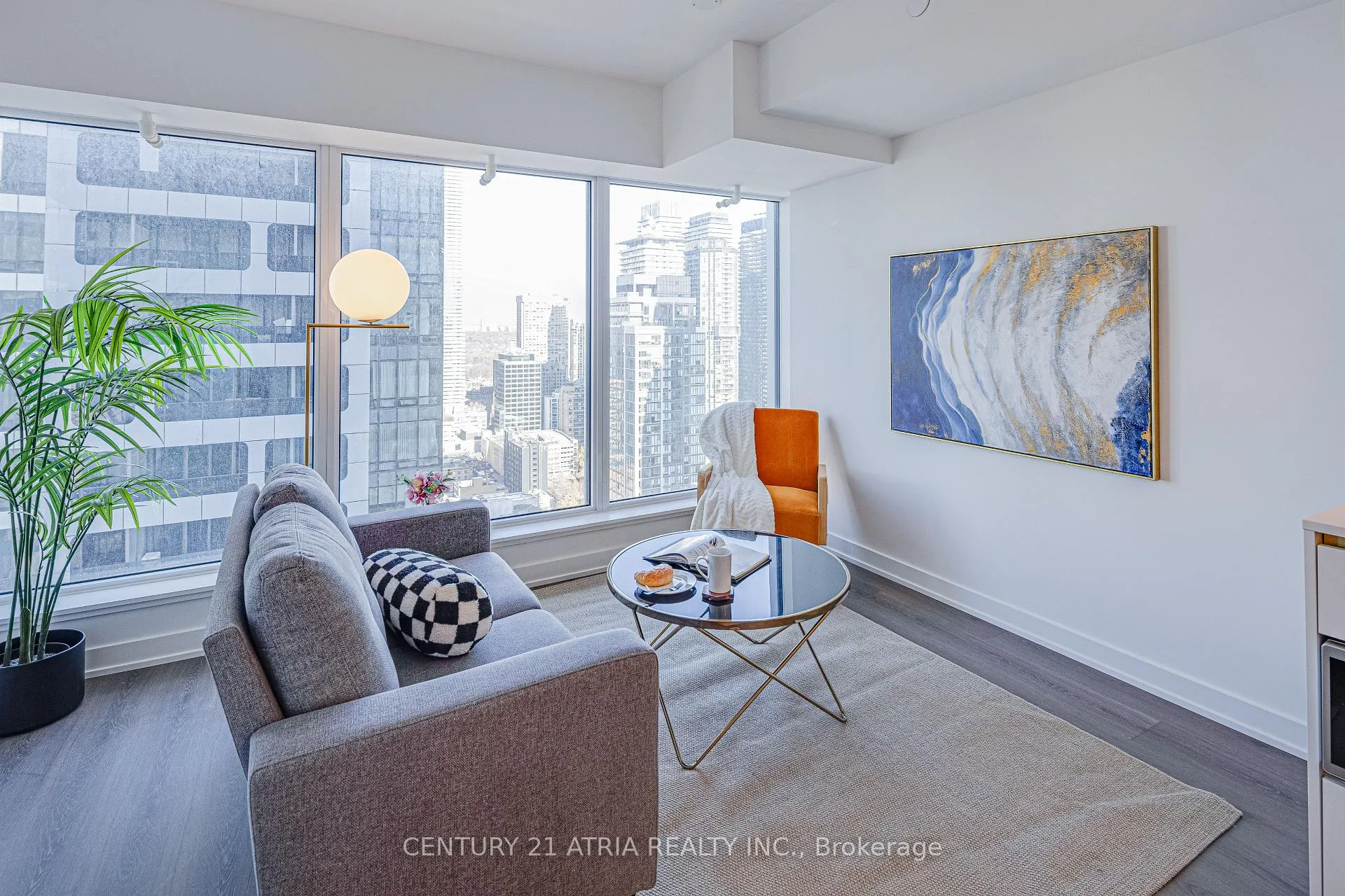 Front of Unit 4007, 8 Wellesley Street W