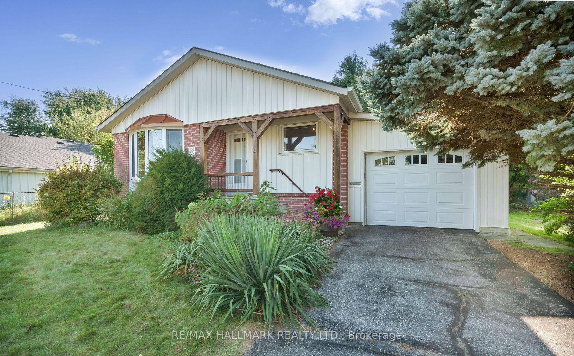 Photo 1 of Unit MAIN, 18 Seaton Drive, Aurora, Aurora Highlands — HOMEH