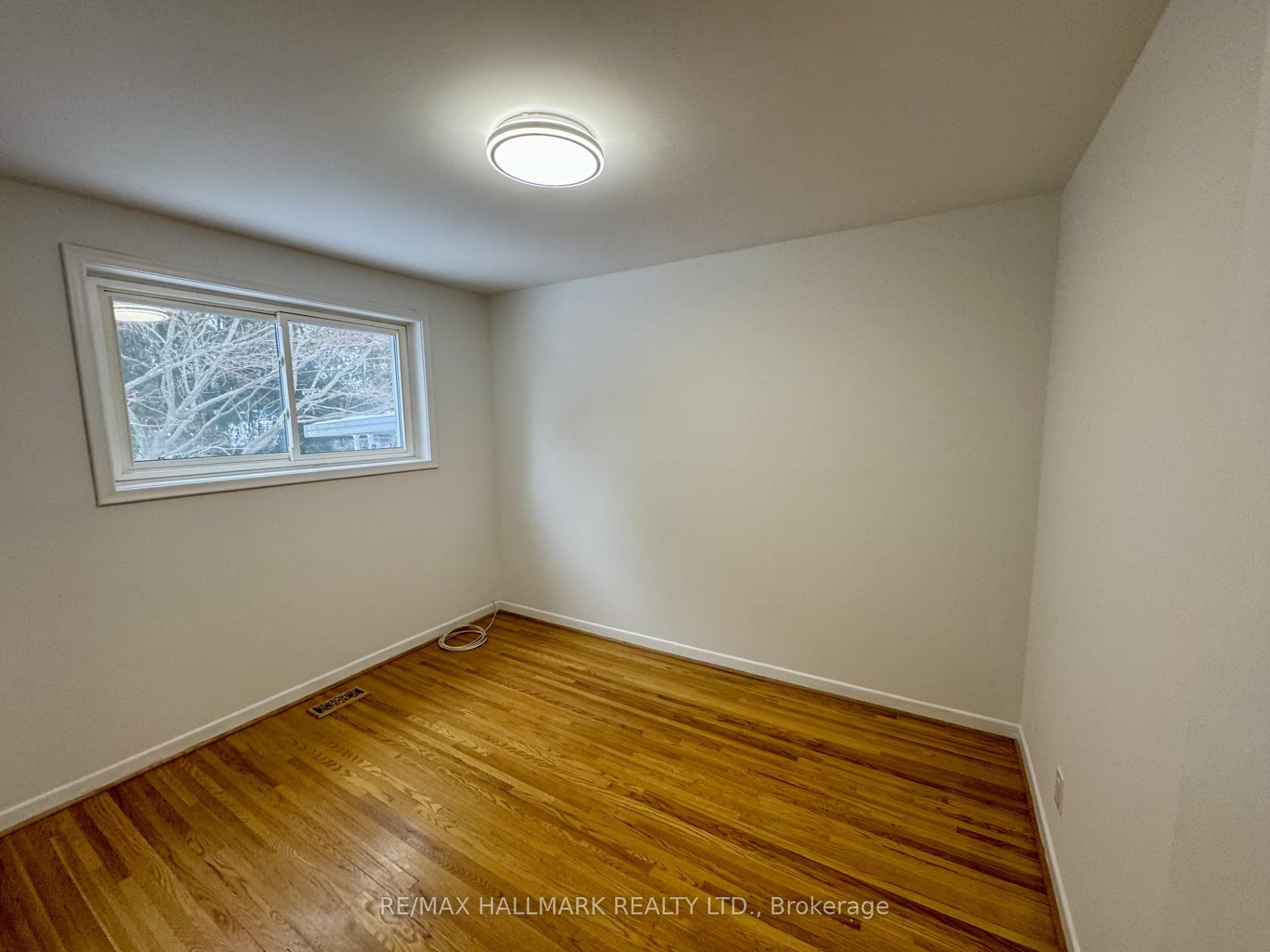 Photo 11 of Unit MAIN, 18 Seaton Drive, Aurora, Aurora Highlands — HOMEH